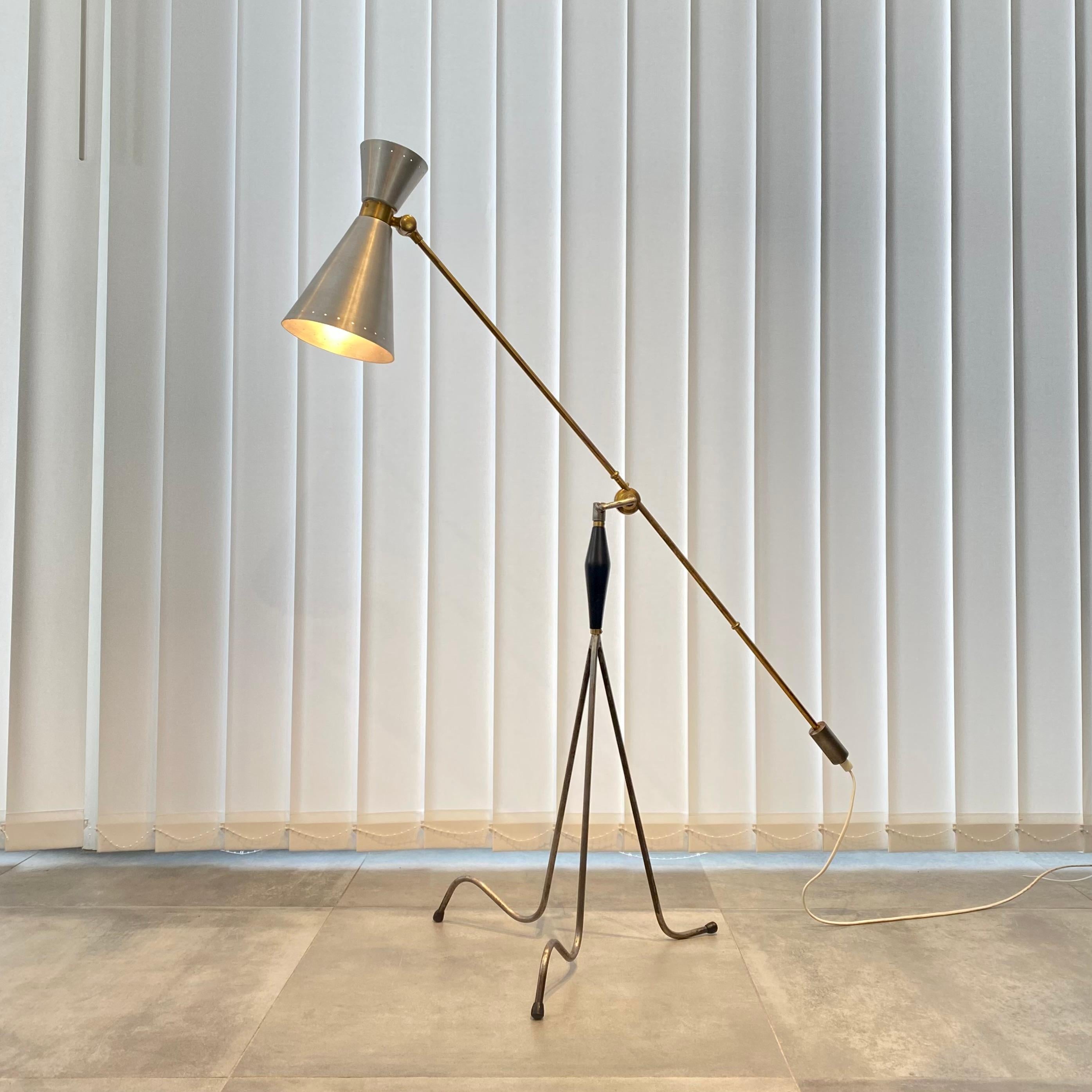 Scandinave moderne Lampadaire moderniste suédois à contrepoids, années 1950 en vente