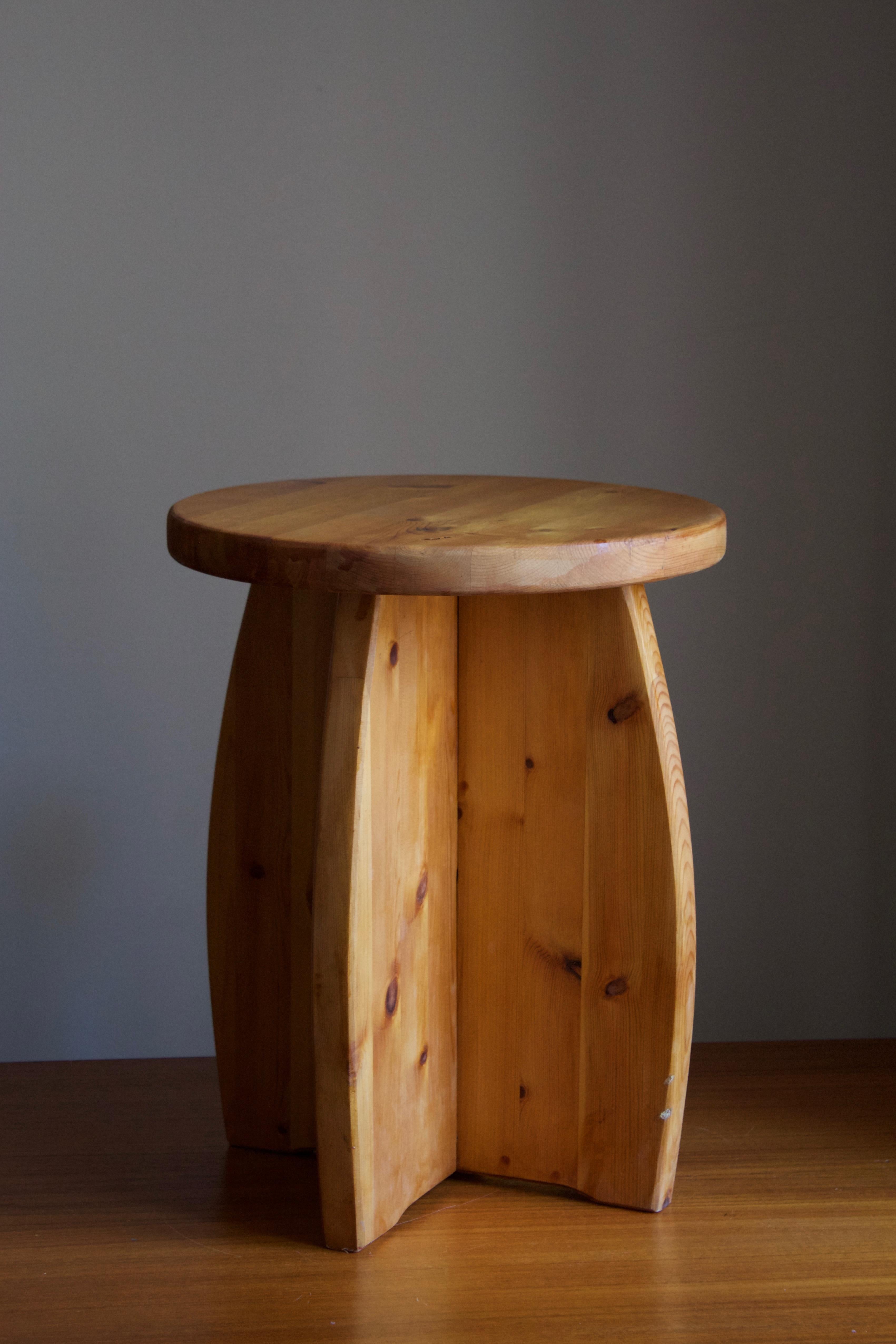 A Swedish pinewood stool or side table. By unknown designer, 1970s.





  