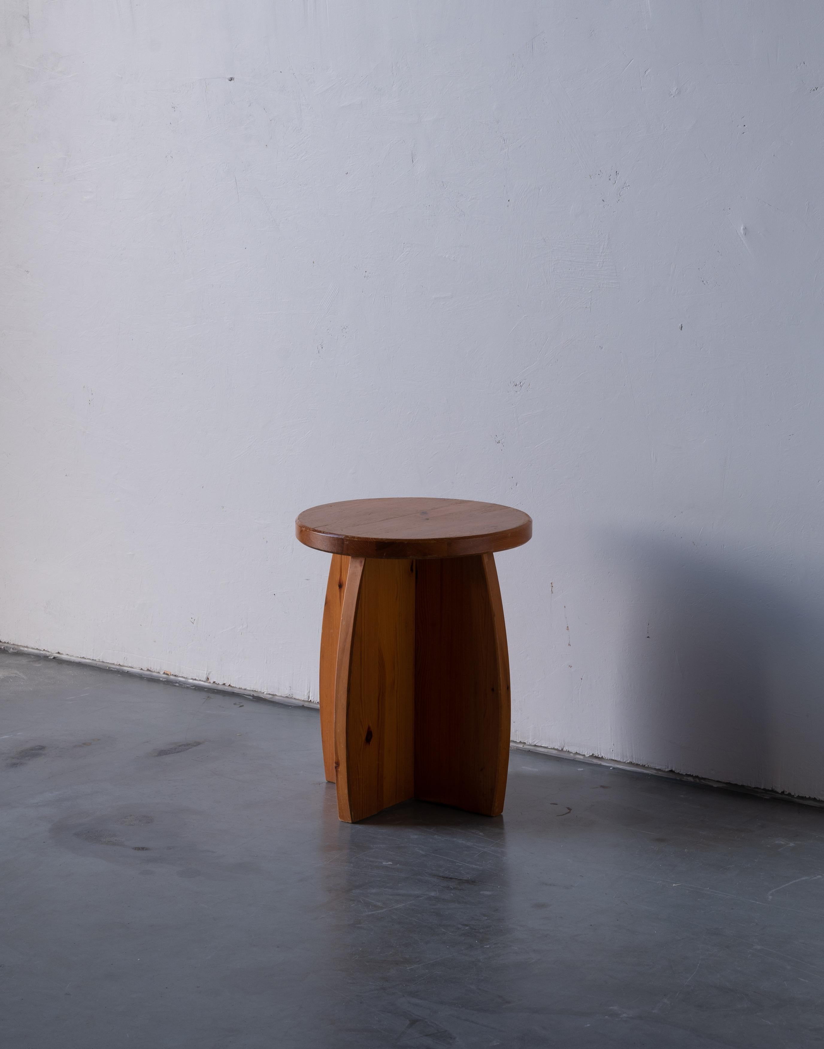 A Swedish pinewood stool or side table. By unknown designer, 1970s.





 