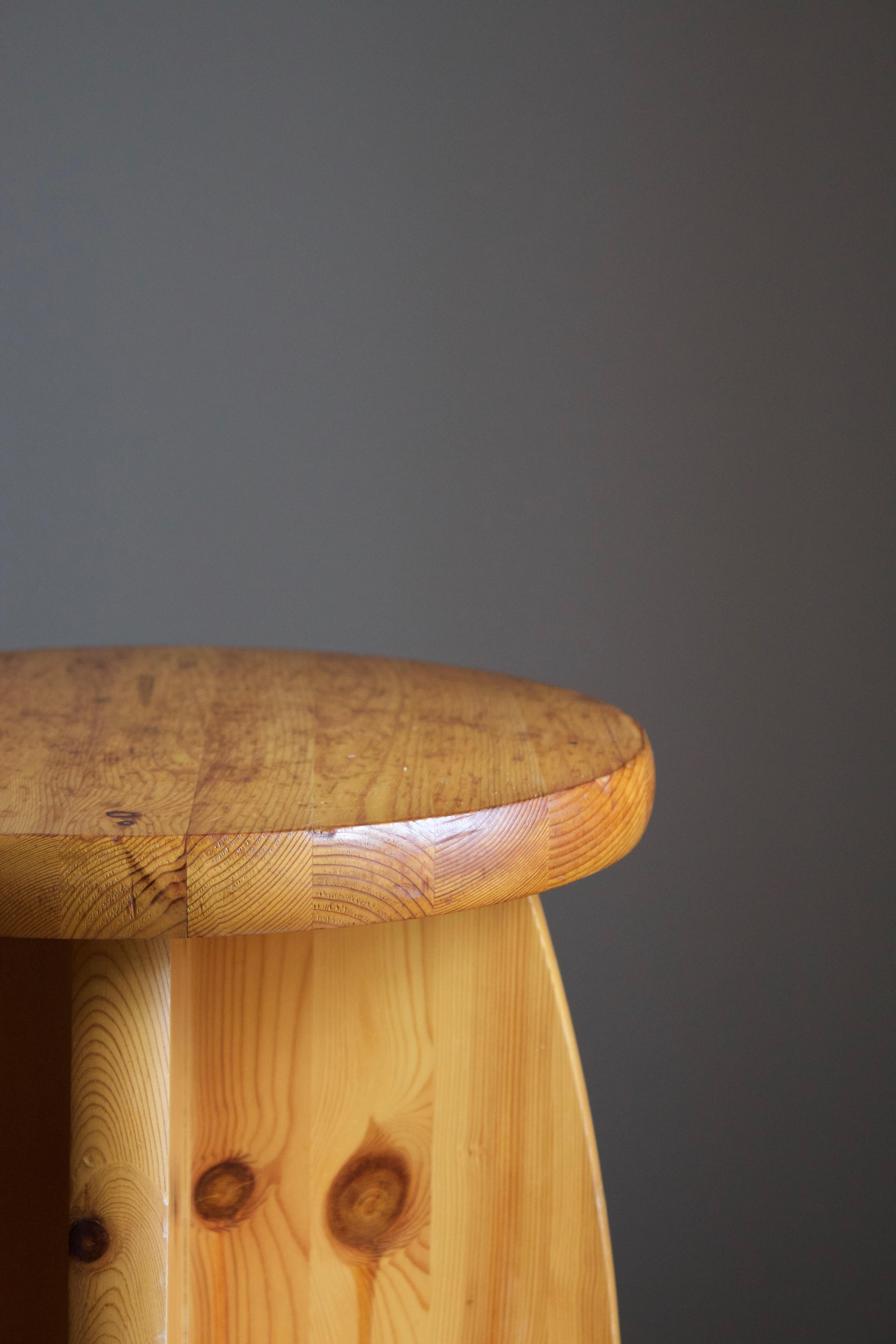 Swedish Modernist Designer, Minimalist Stool, Pine, 1970s In Good Condition In High Point, NC