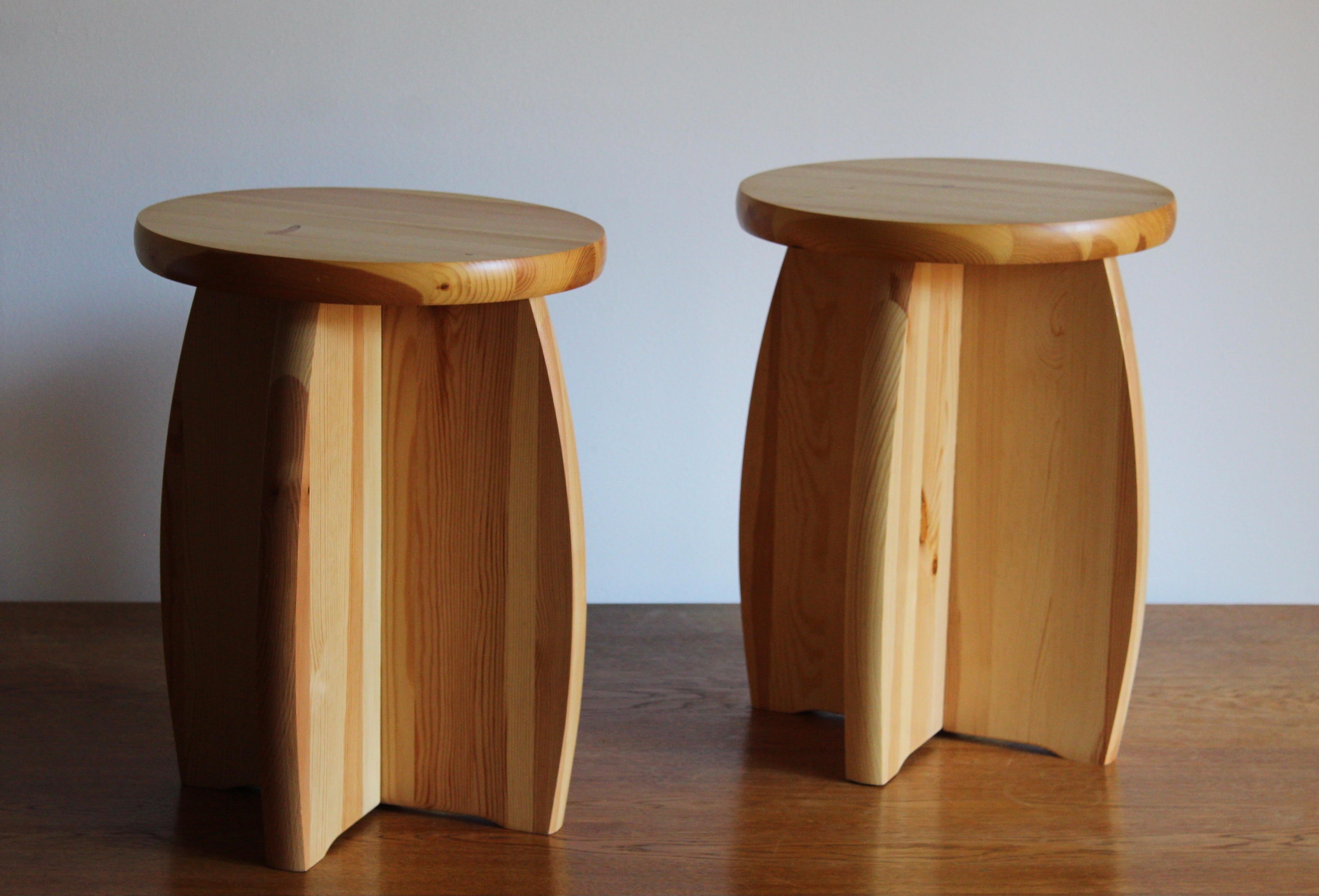 A Swedish pinewood stool or side table. By unknown designer, 1970s. 

Other designers working in similar style and materials include Axel Einar Hjorth, Roland Wilhelmsson, Pierre Chapo, and Charlotte Perriand. 




 