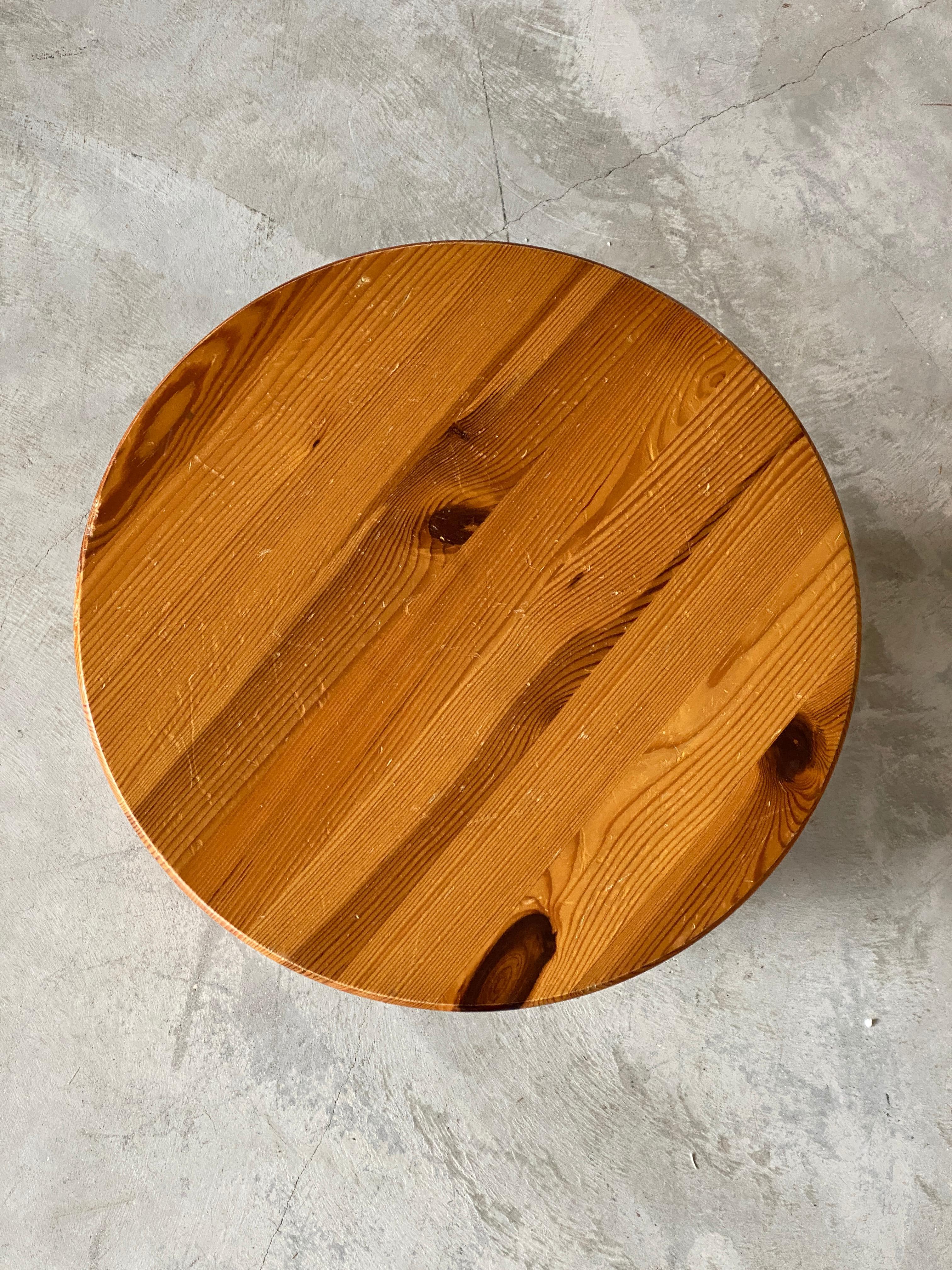 Swedish Modernist Designer, Minimalist Stools, Pine, 1970s In Good Condition In High Point, NC