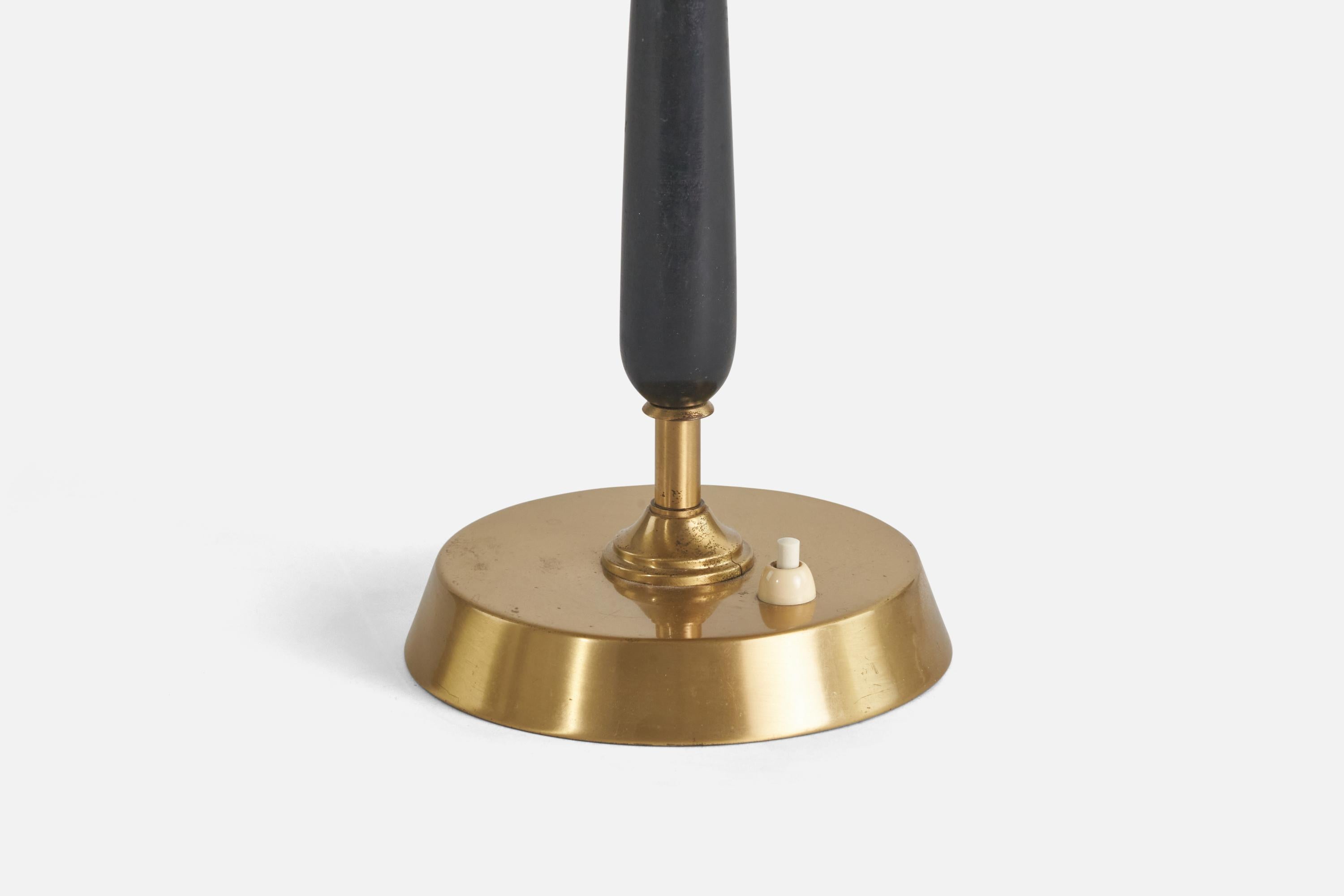 Swedish Designer, Table Lamp, Brass, Black-Painted Wood, Sweden, c. 1949 In Good Condition For Sale In High Point, NC