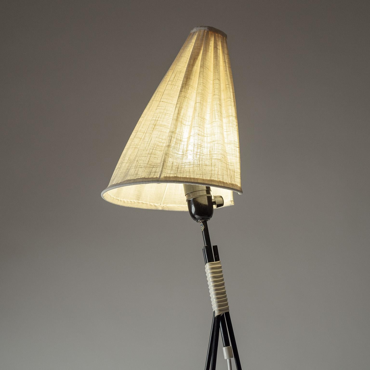 Lámpara de pie modernista sueca, años 50 Acero en venta