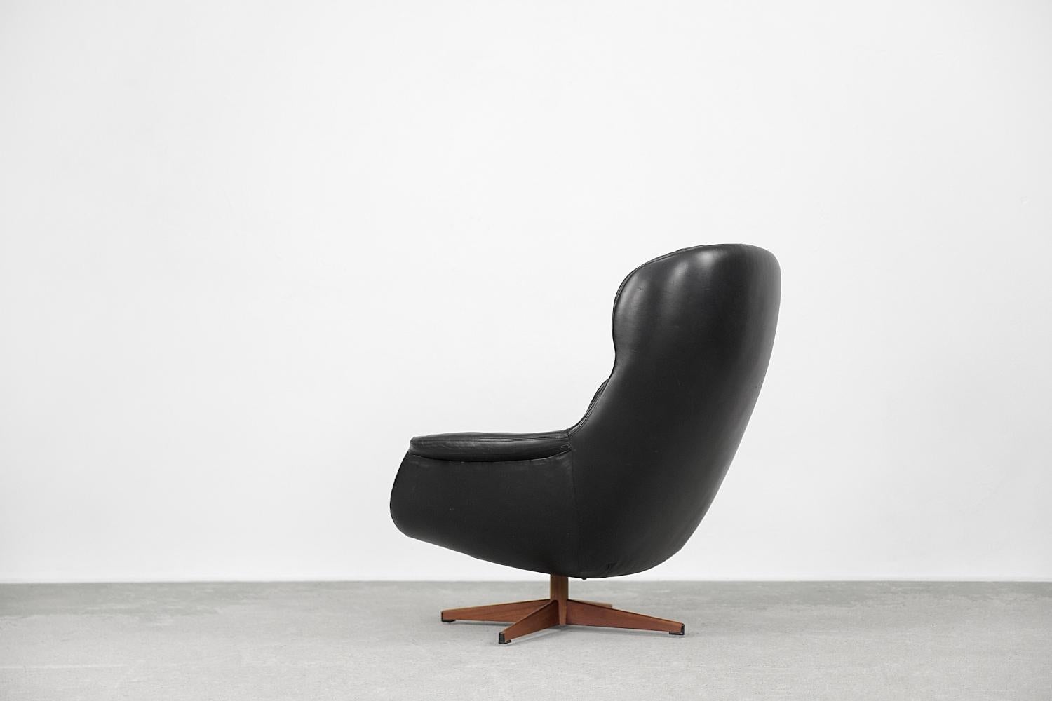 Vintage Swedish Modernist Leather Swivel Lounge Chair from Selig Imperial, 1970s In Good Condition For Sale In Warszawa, Mazowieckie