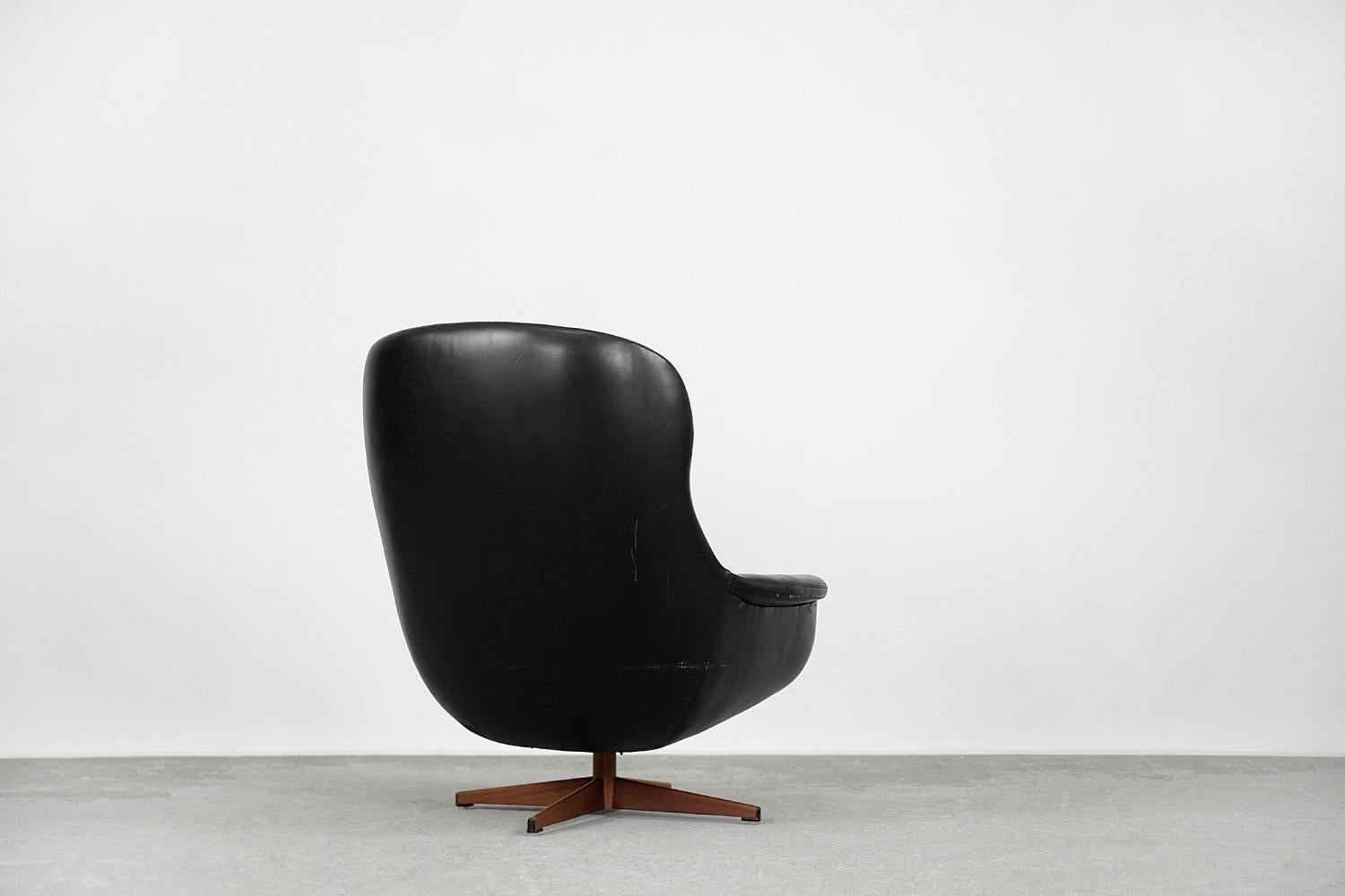 Vintage Swedish Modernist Leather Swivel Lounge Chair from Selig Imperial, 1970s For Sale 1