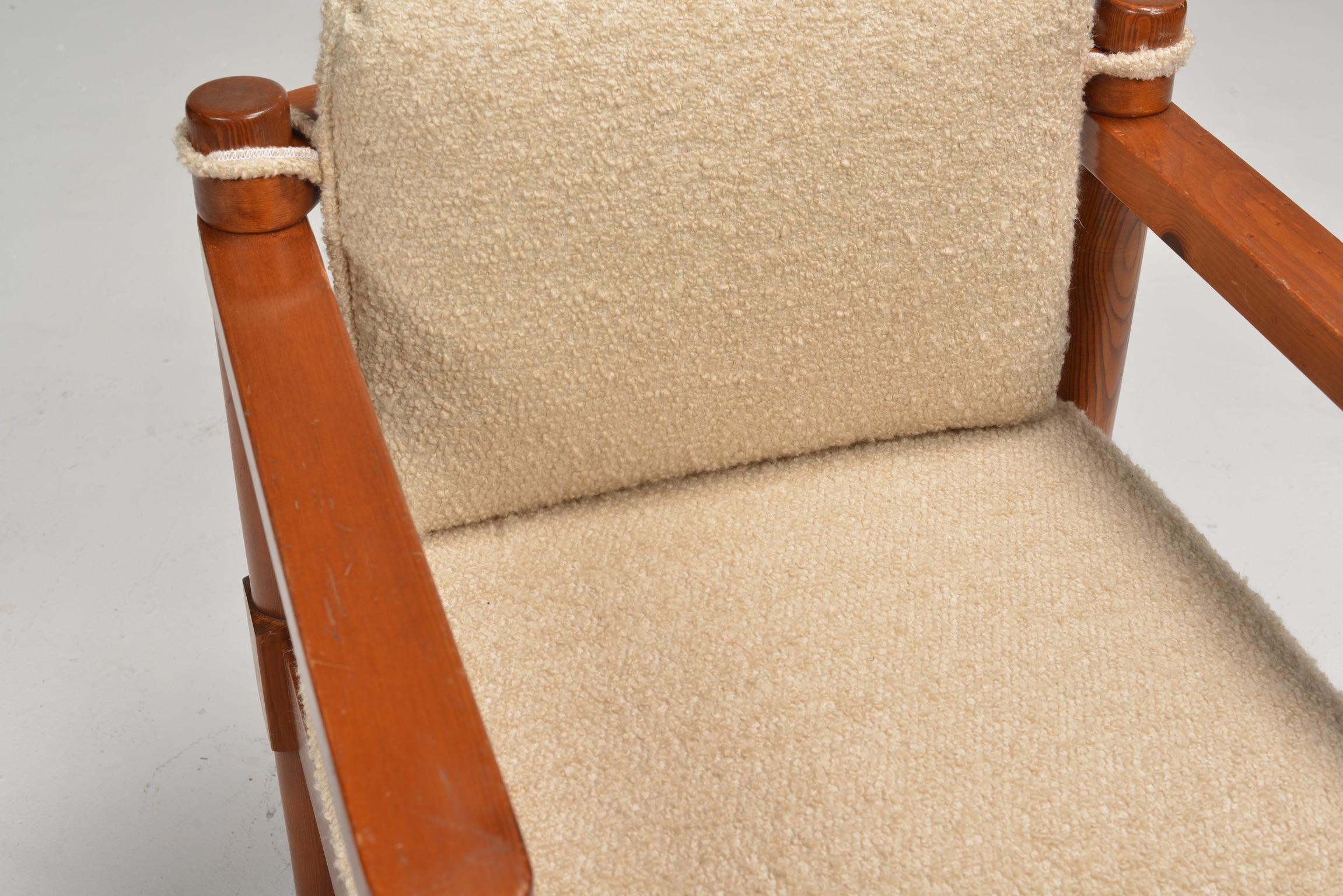 Schwedische Modernist Lounge Chairs aus Kiefer im Angebot 6