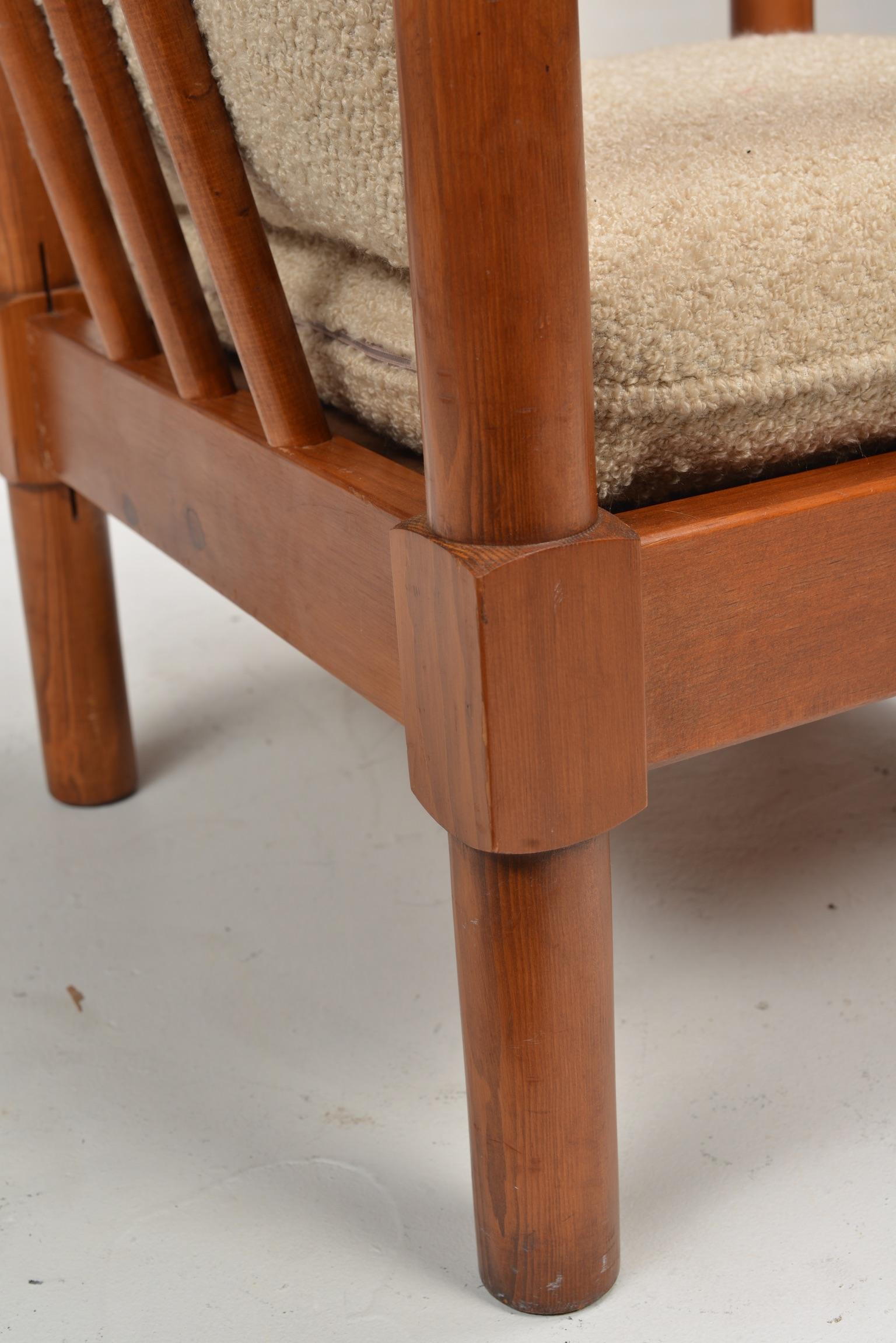 Schwedische Modernist Lounge Chairs aus Kiefer im Angebot 2