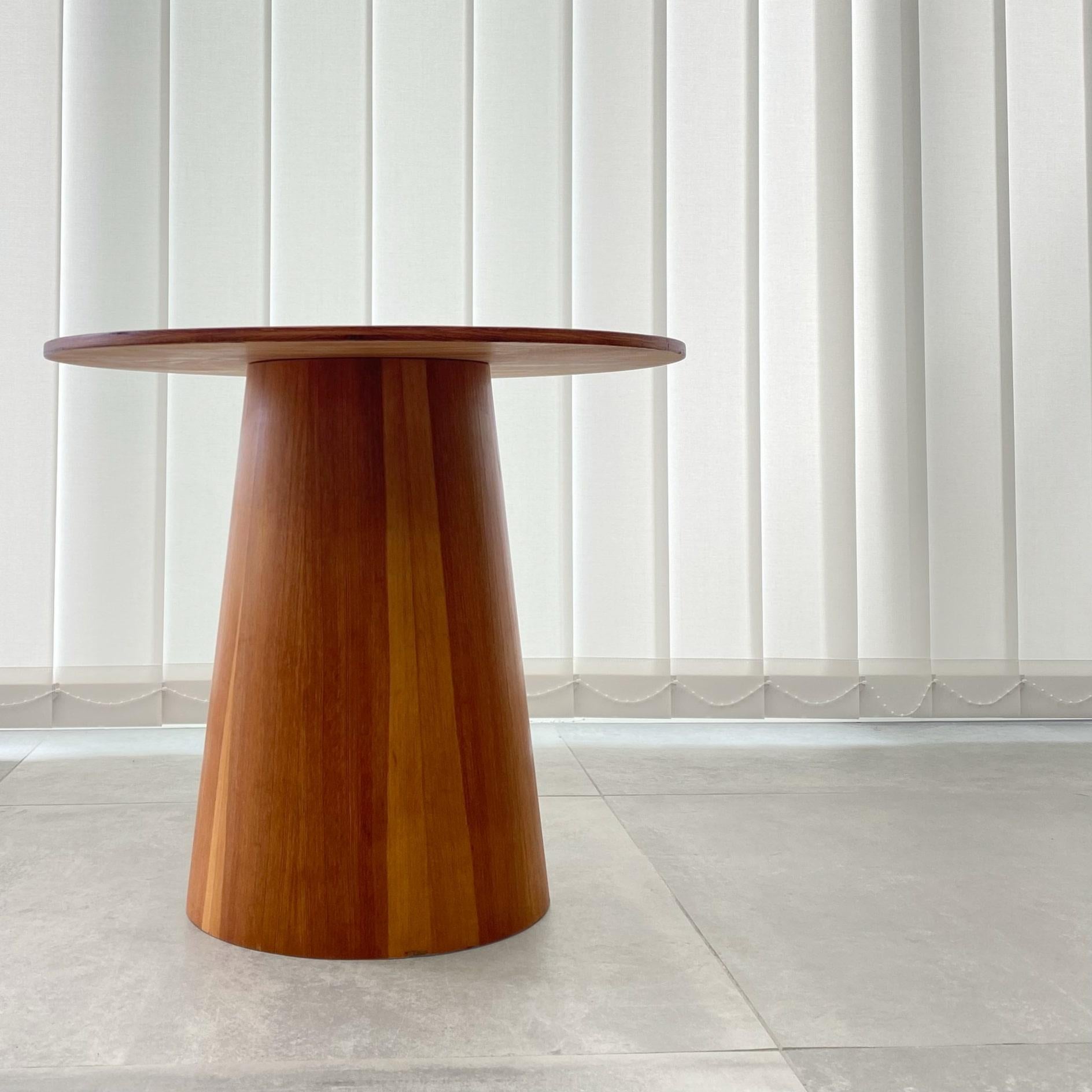 Swedish modernist pinewood mushroom side table by Martin Åberg, Servex, 1960s In Good Condition For Sale In Forserum, SE