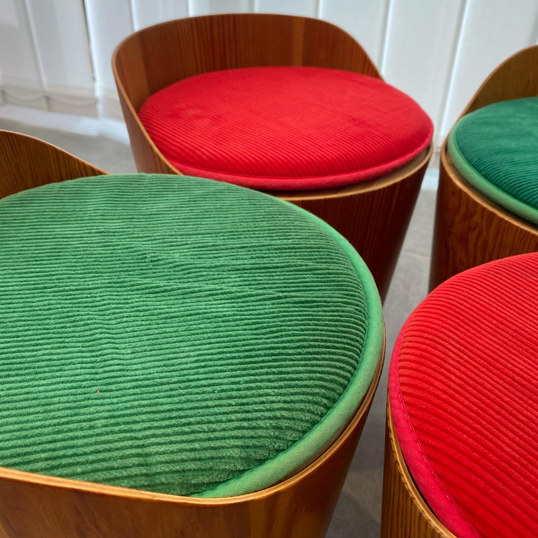 Swedish modernist pinewood stools by Martin Åberg, Servex, 1960s For Sale 2
