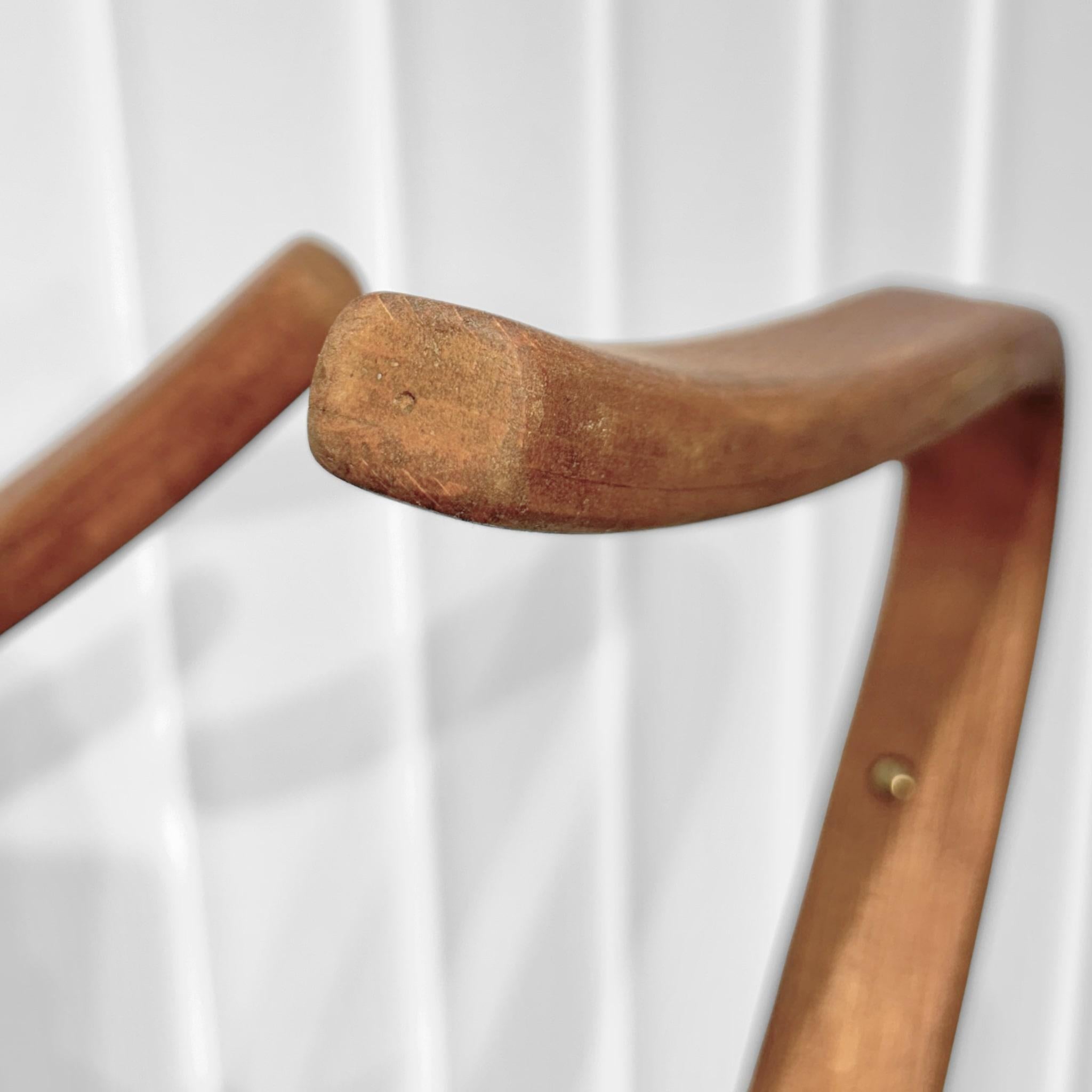 Faggio Scultura modernista svedese, Bruno Mathsson 1940 gambe in legno curvato in vendita