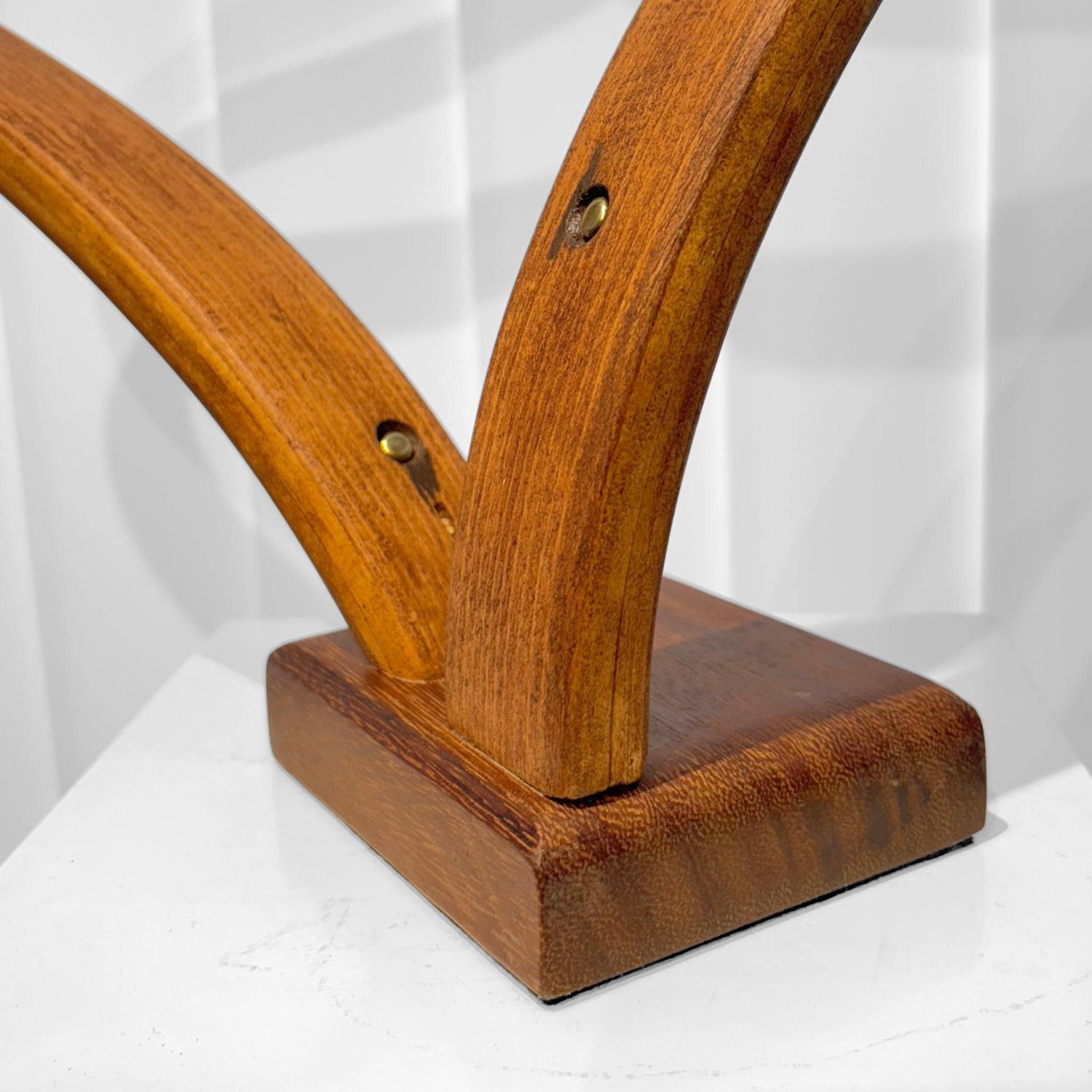 Scultura modernista svedese, Bruno Mathsson 1940 gambe in legno curvato in vendita 1