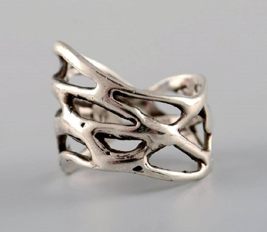 Swedish modernist silver ring.
Size: 18 mm. US size 8. Our silversmith can adjust to any size for an additional $50.
Stamped. 1960 s.
In very good condition.
LARGE SELECTION OF modernist SILVER FROM 1960/70 IN STOCK