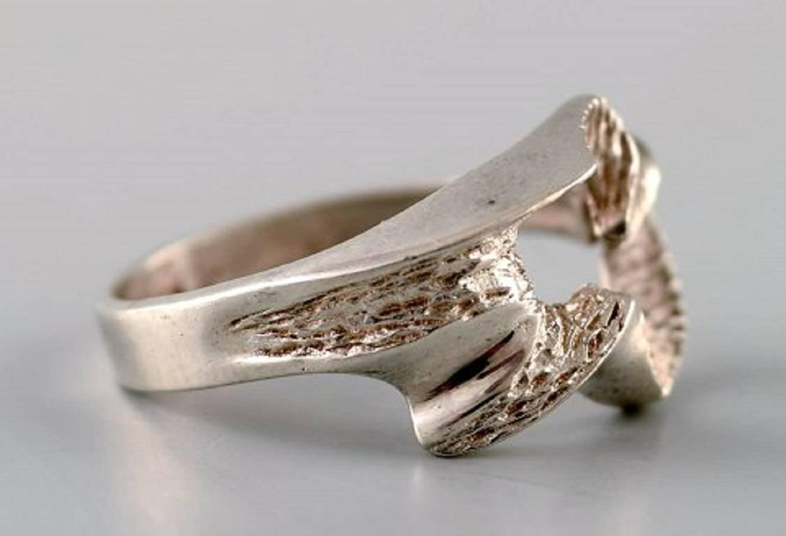 Swedish modernist silver ring.
Size: 18 mm. US size 8. Our silversmith can adjust to any size for an additional $50. Stamped: Y7 = 1925.
In very good condition.
LARGE SELECTION OF modernist SILVER IN STOCK.