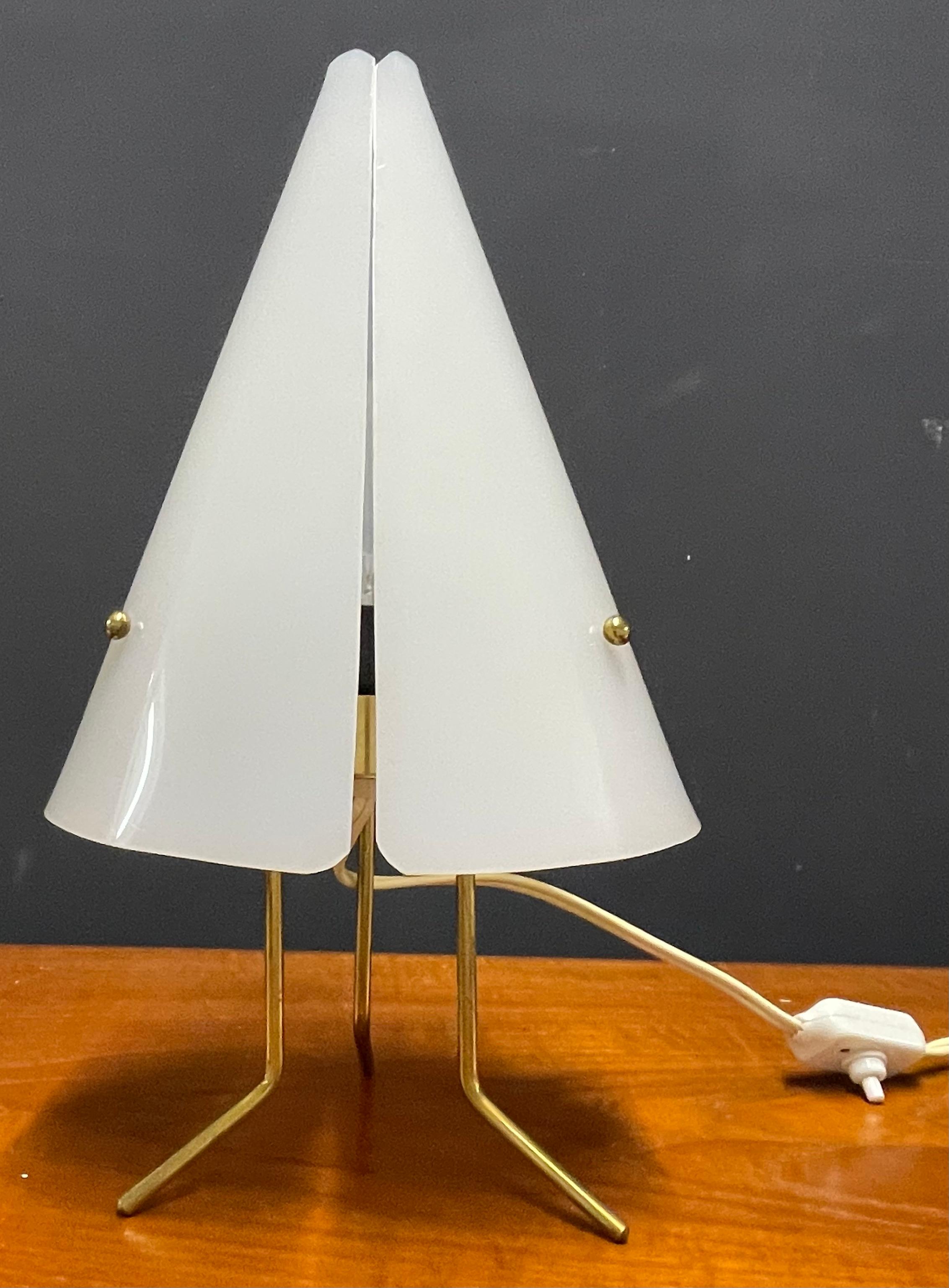 Schwedische modernistische Tischlampe im Angebot 2