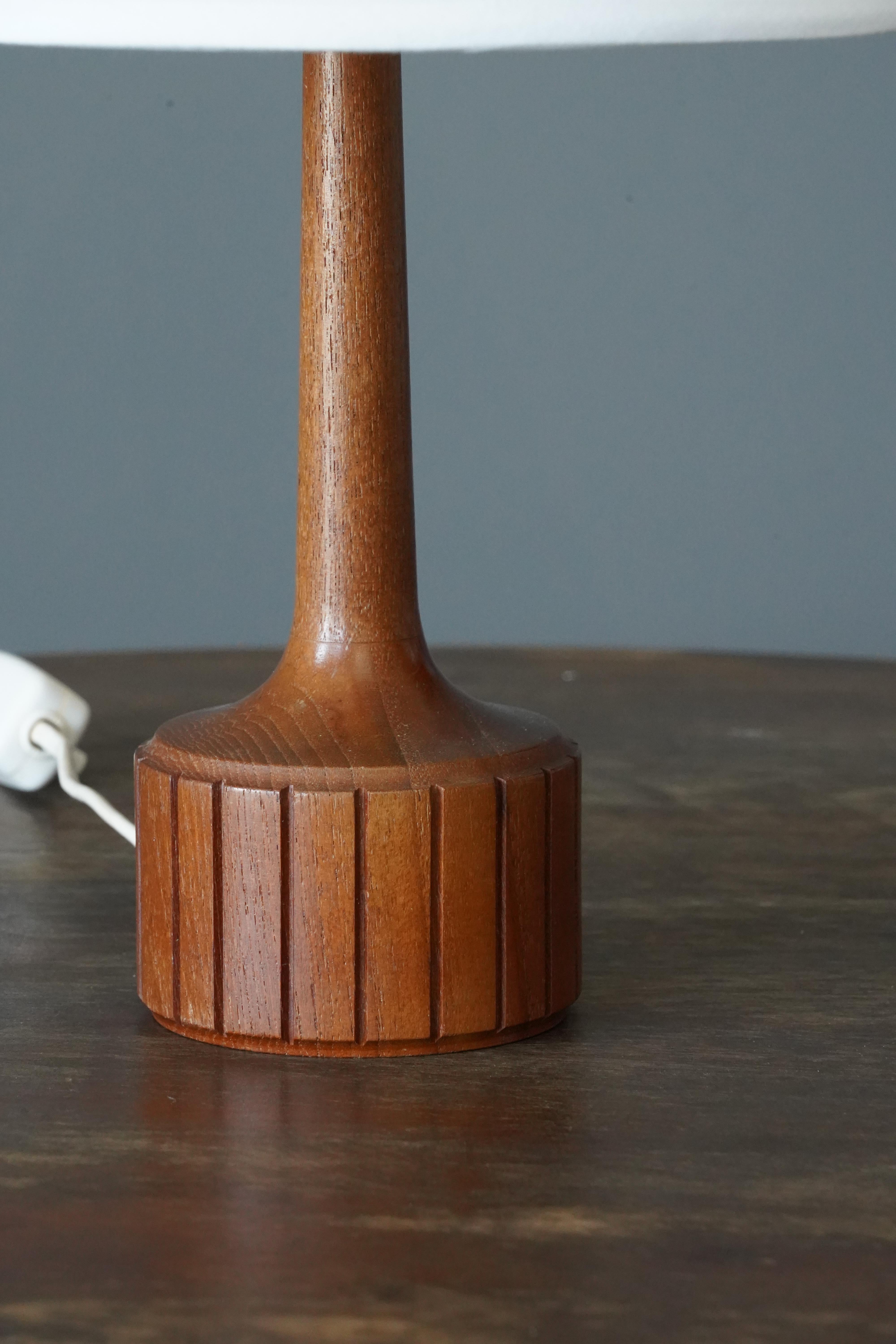 Swedish, Modernist Table Lamp, Teak, Sweden, 1960s In Good Condition In High Point, NC