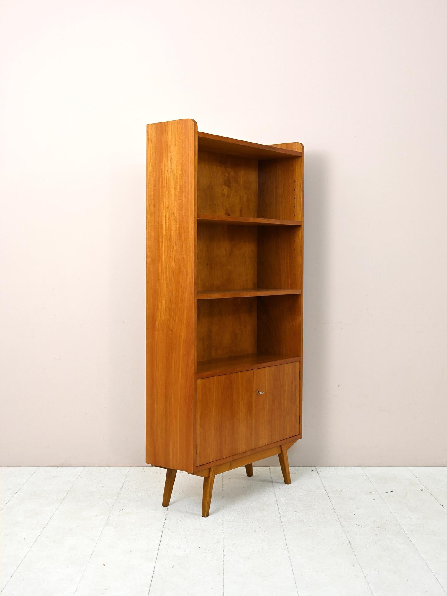 Swedish Modernistic Bookcase In Good Condition For Sale In Brescia, IT