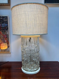 Schwedische Tischlampe aus geformtem Glas