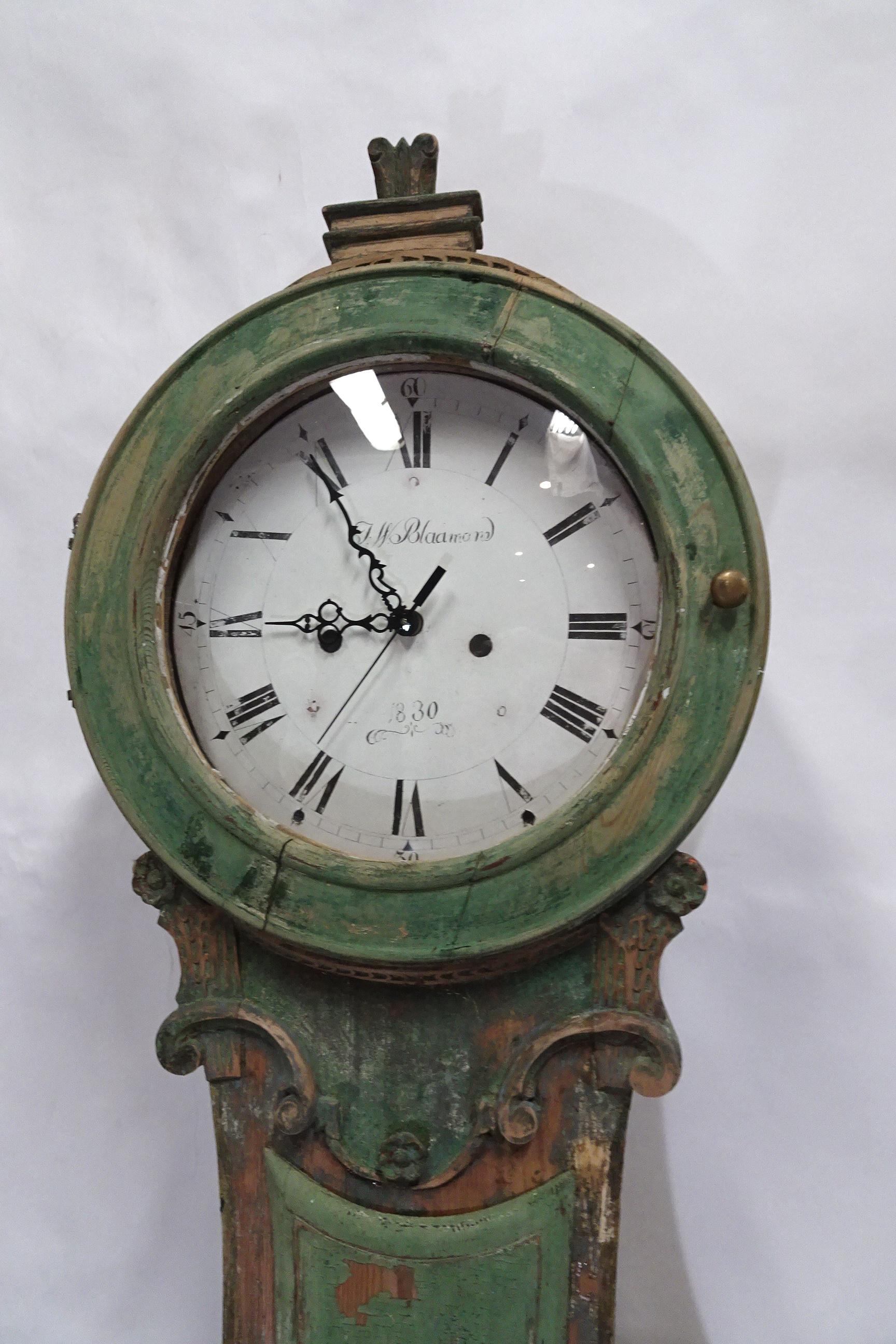 Swedish Mora Clock 100% Original Paint Fryksdhal Model In Good Condition For Sale In Hollywood, FL