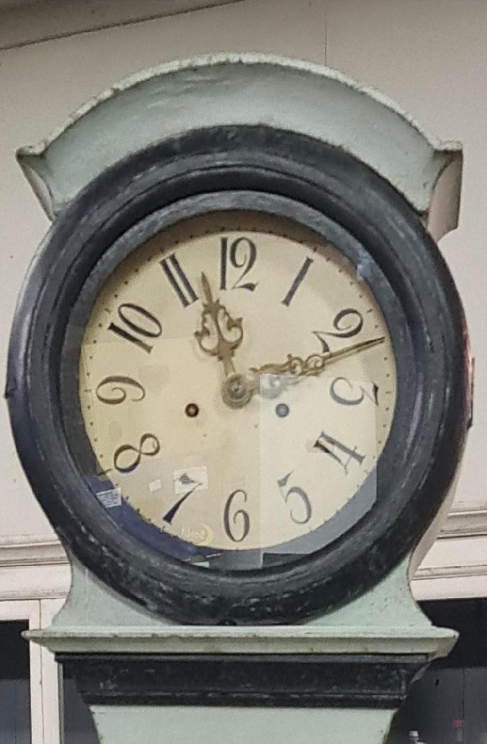 Decorative early 1800s antique Swedish mora clock with decorative style and detail blue and deep blue accents later paint. 

Measures: 215cm.

This original 1800s mora clock has a beautiful face with a clean patina and excellent numbering and some