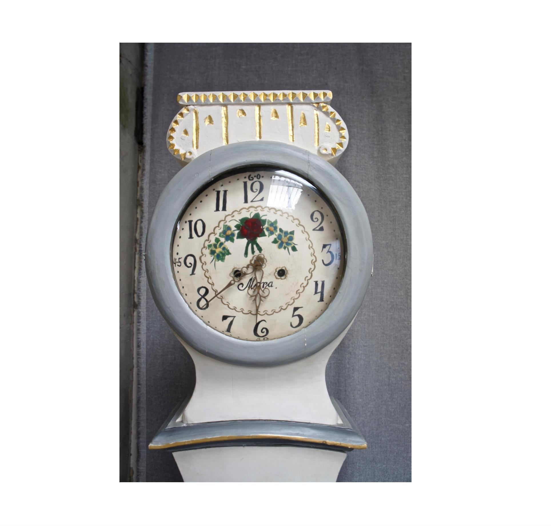 Reloj Mora Sueco Antiguo Rosas BlancasFryksdall Detalle de la Campana Tallada, Principios del Siglo XIX Victoriano temprano en venta