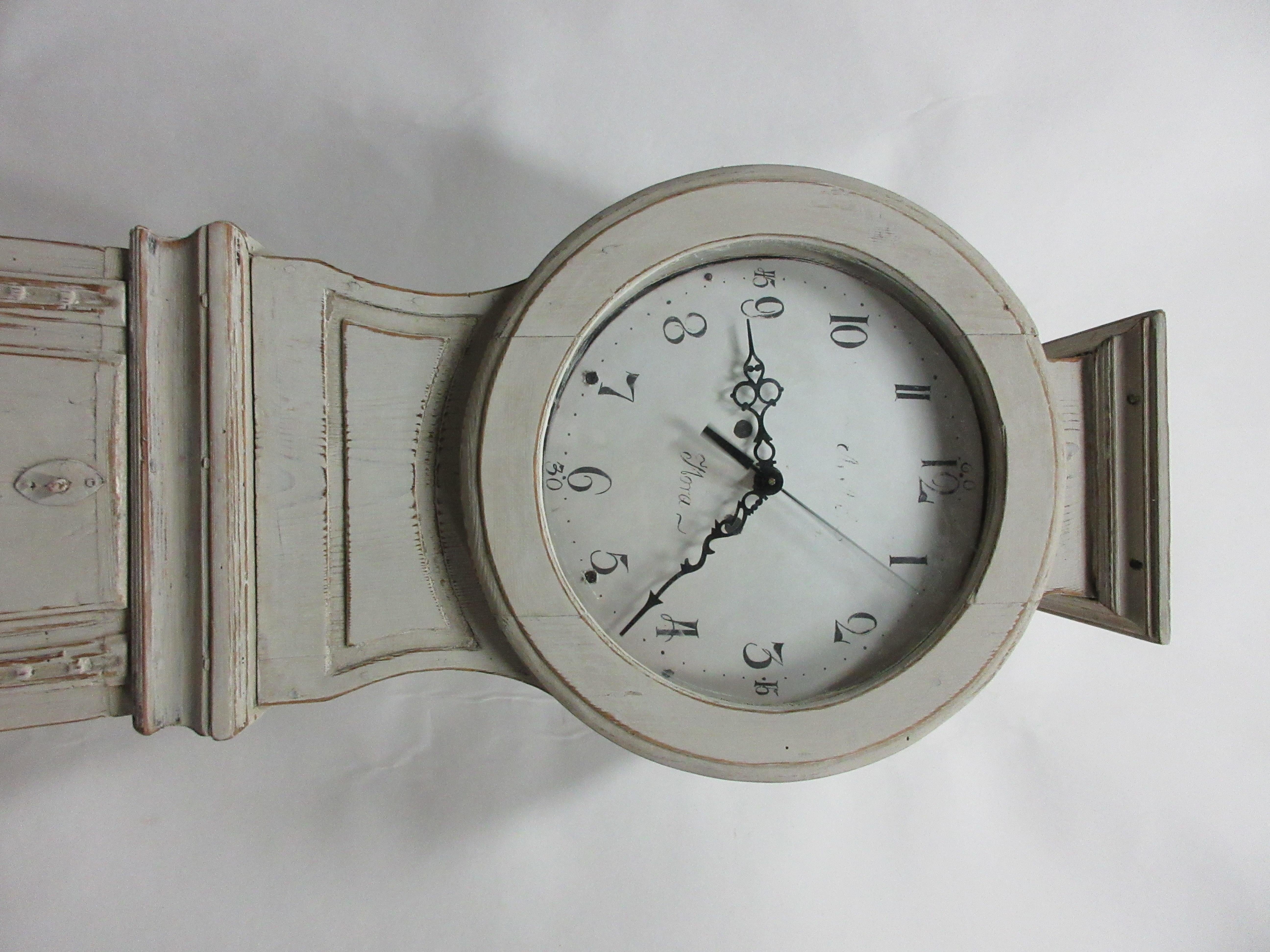 Dies ist eine seltene schwedische Mora Clock Gustavian Modell.