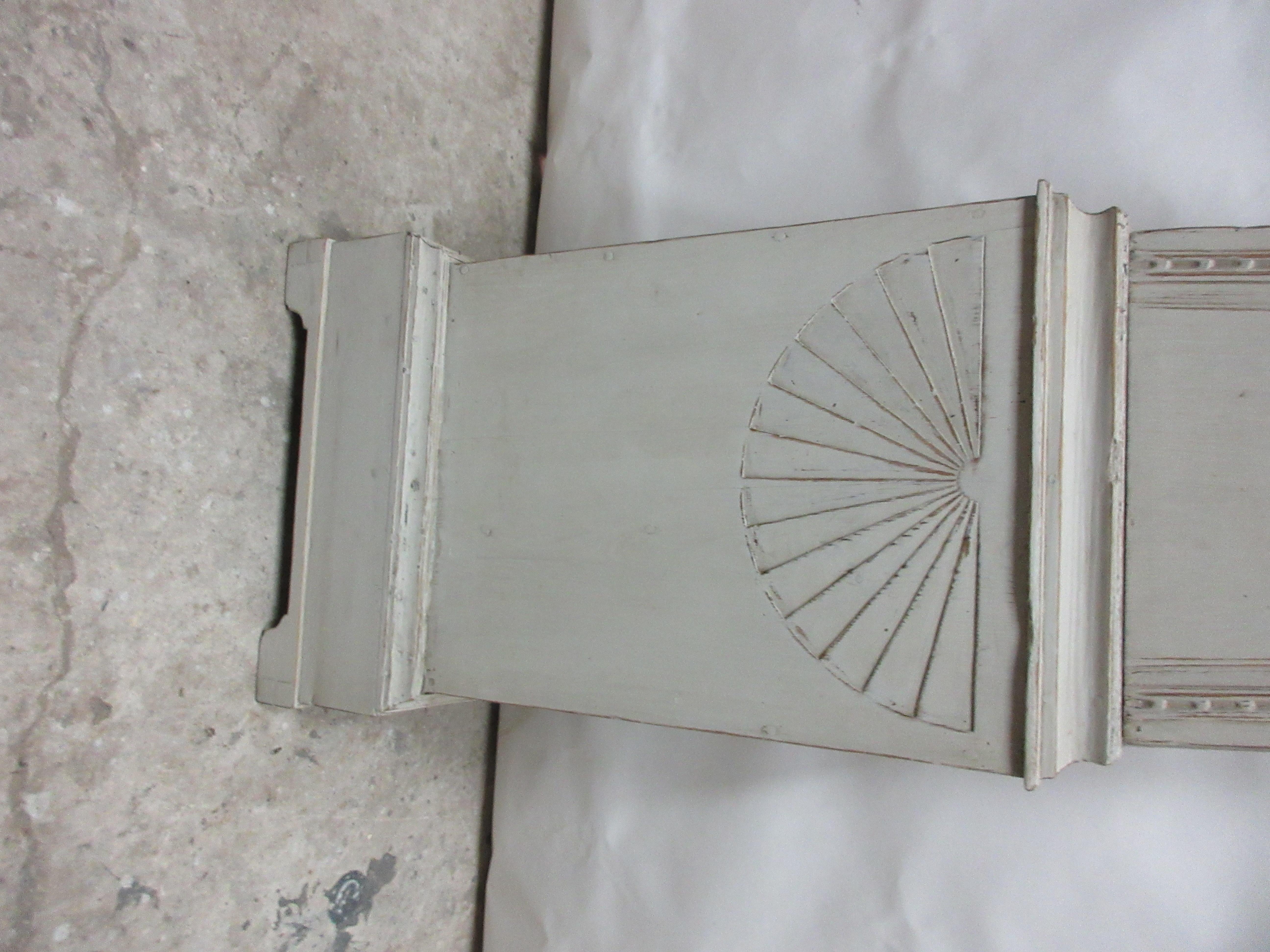 Swedish Mora Clock Gustavian Model In Good Condition For Sale In Hollywood, FL