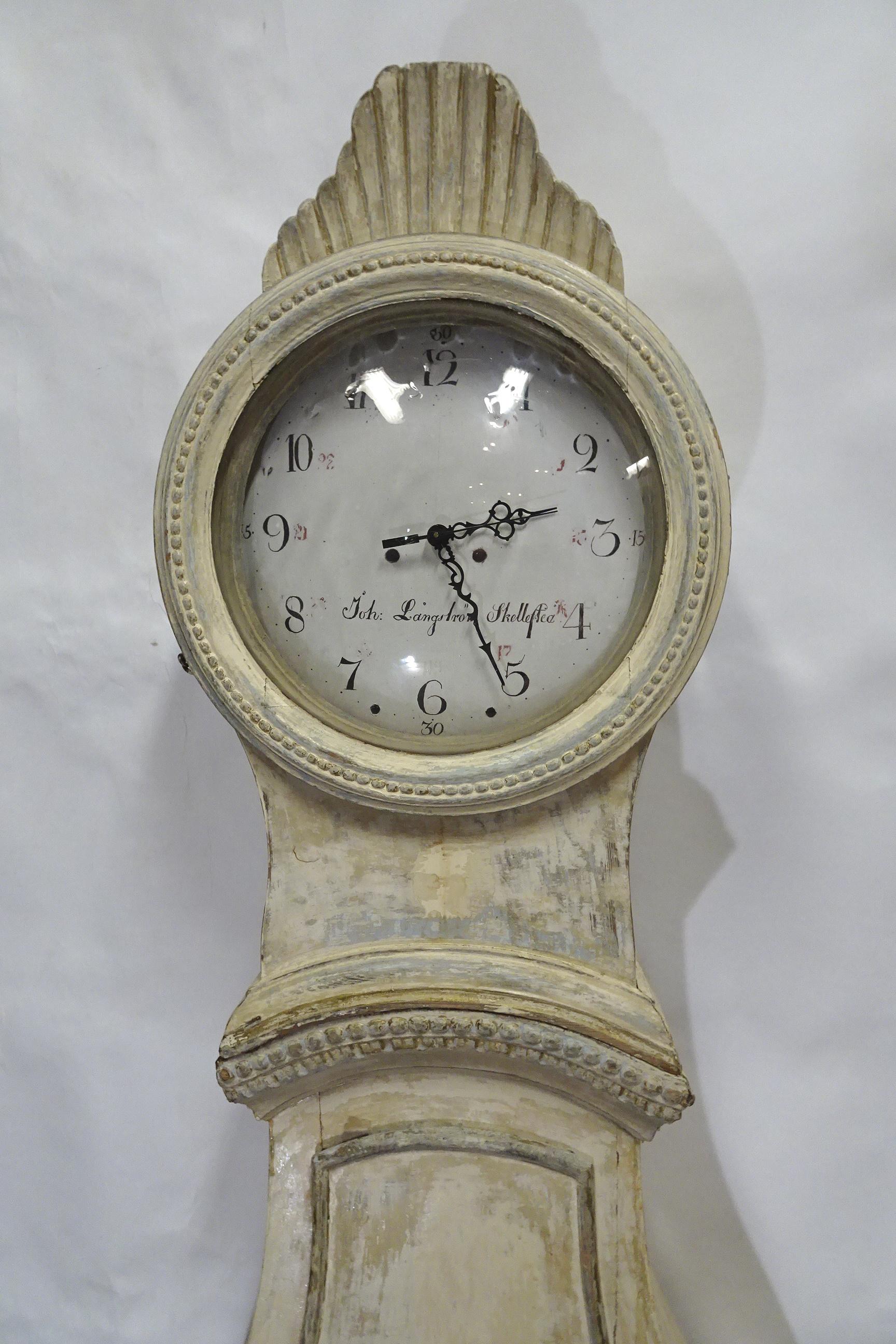 Swedish Mora Clock Jmptland Model   In Good Condition For Sale In Hollywood, FL