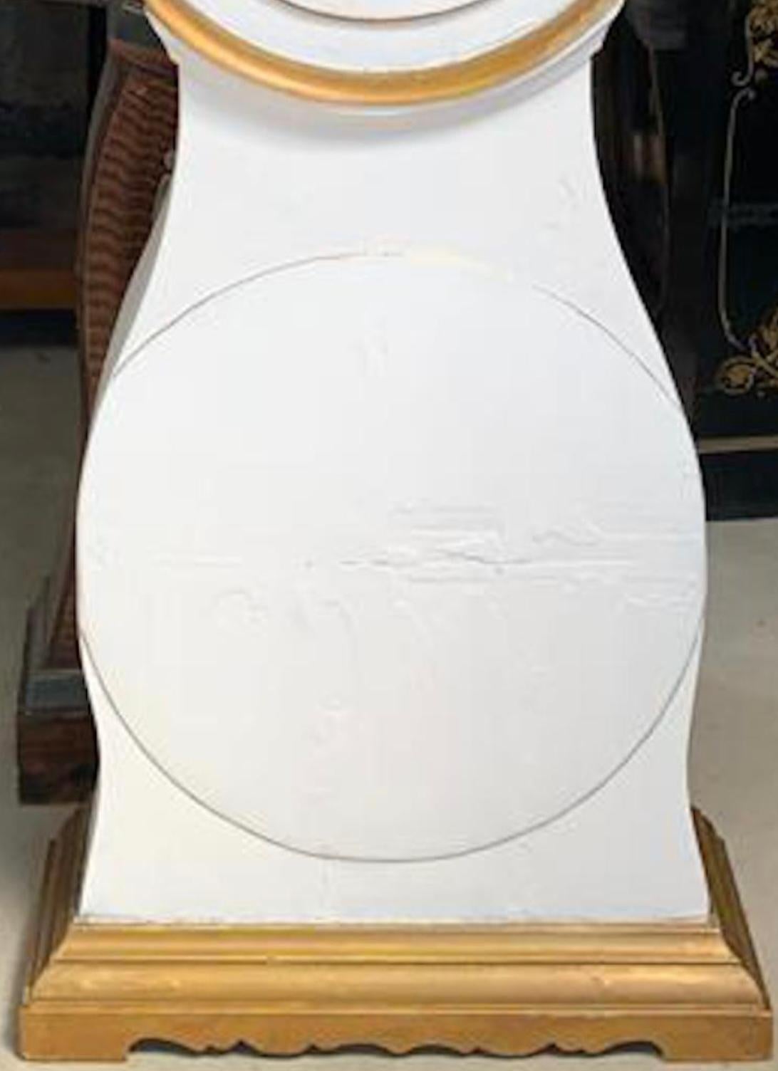 Swedish Mora Clock White Gold Carved Detail Early 1800 Round Base Gustavian A In Good Condition For Sale In Lewes, England