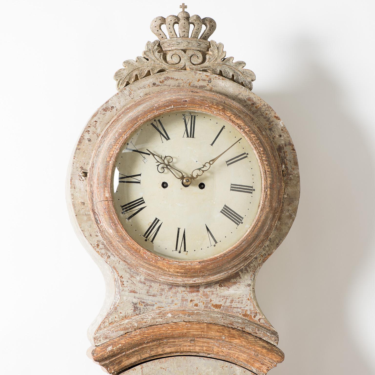 Swedish Mora Clock with Crown in Pale Green Paint, circa 1800 2
