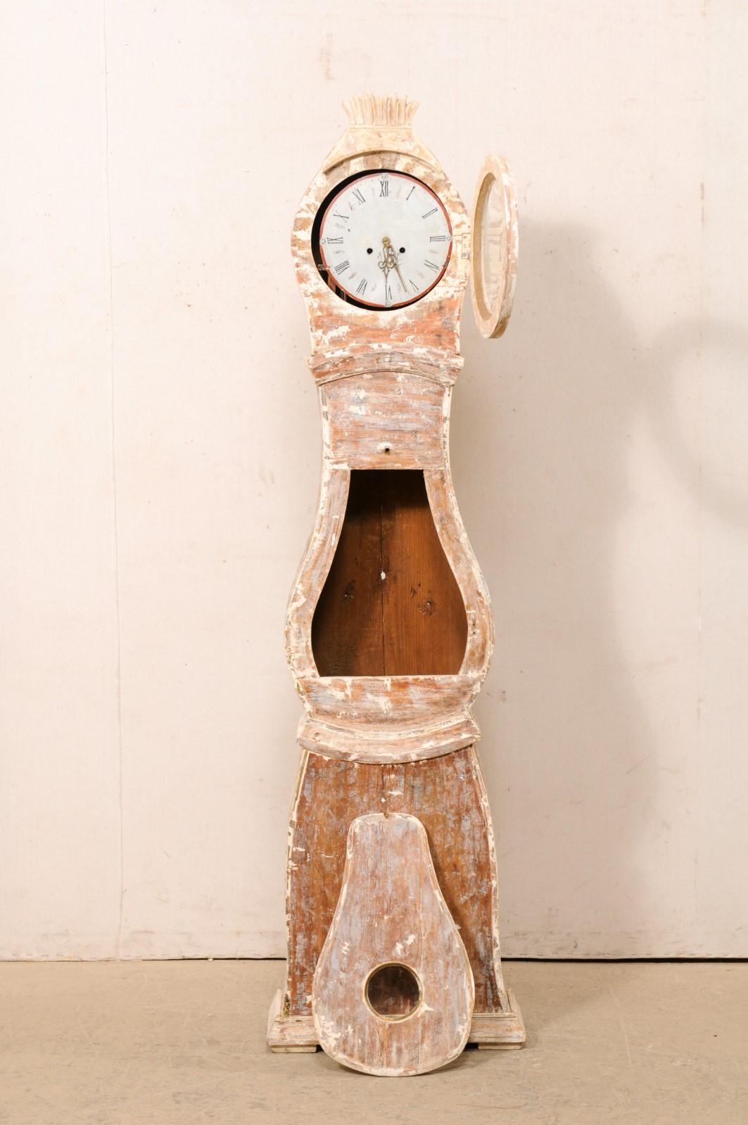 XIXe siècle Horloge Mora de grand-père suédoise avec cadran et mouvement en métal d'origine, vers 1830 en vente