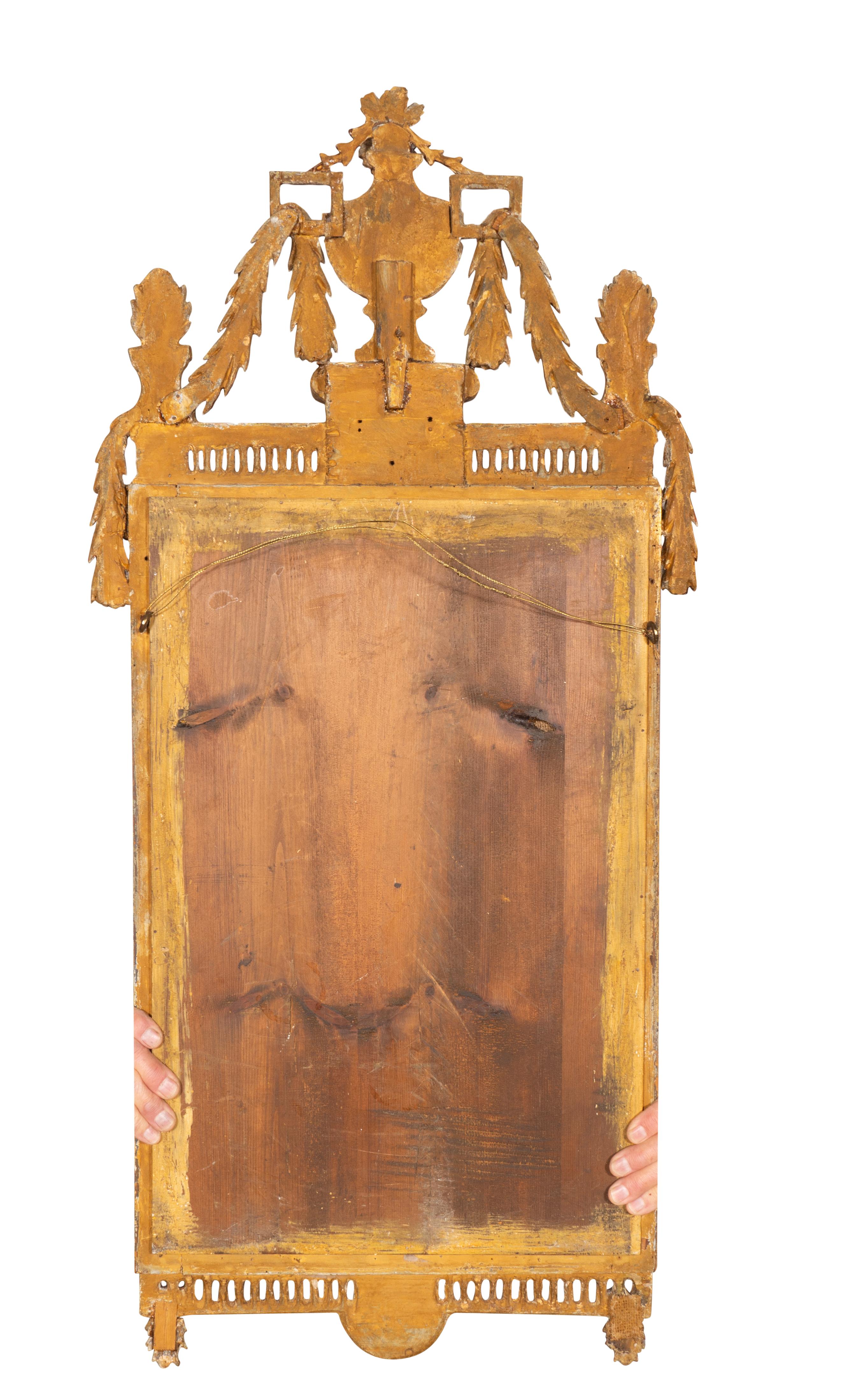 Specchio svedese neoclassico in legno dorato e dipinto in vendita 7