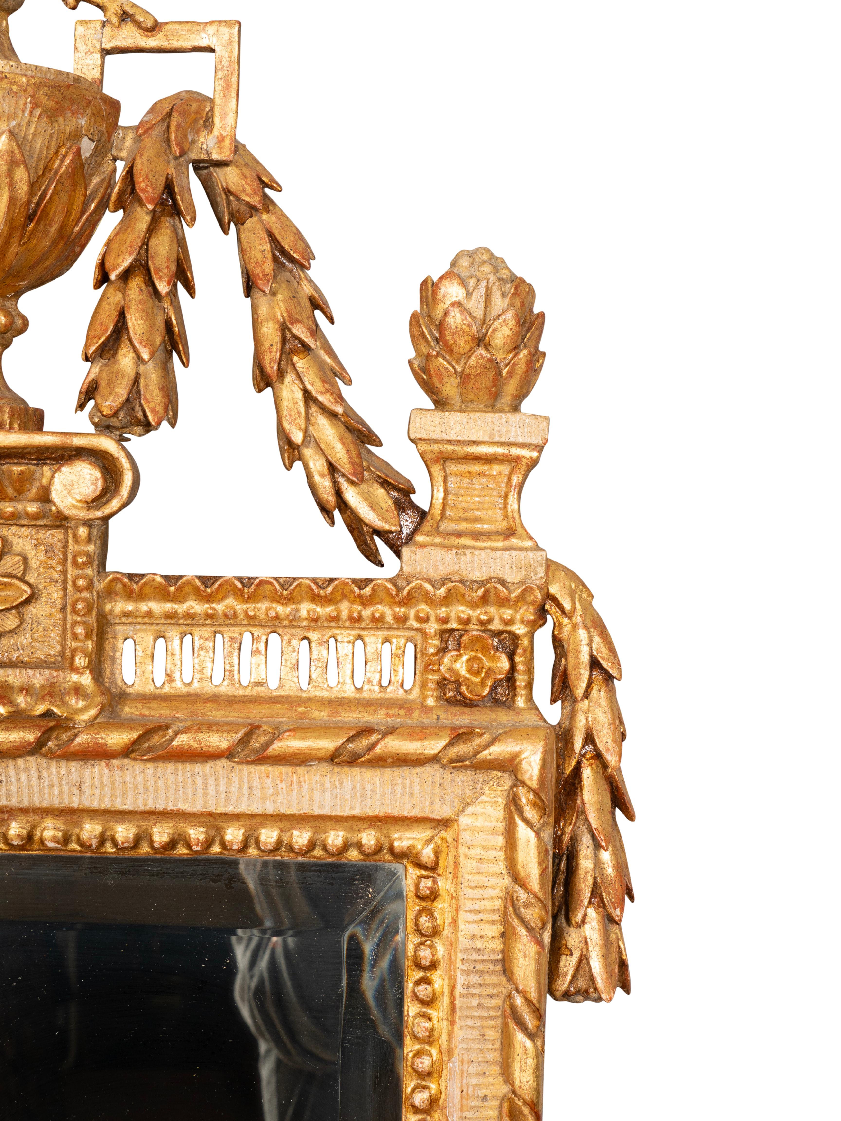 XIX secolo Specchio svedese neoclassico in legno dorato e dipinto in vendita