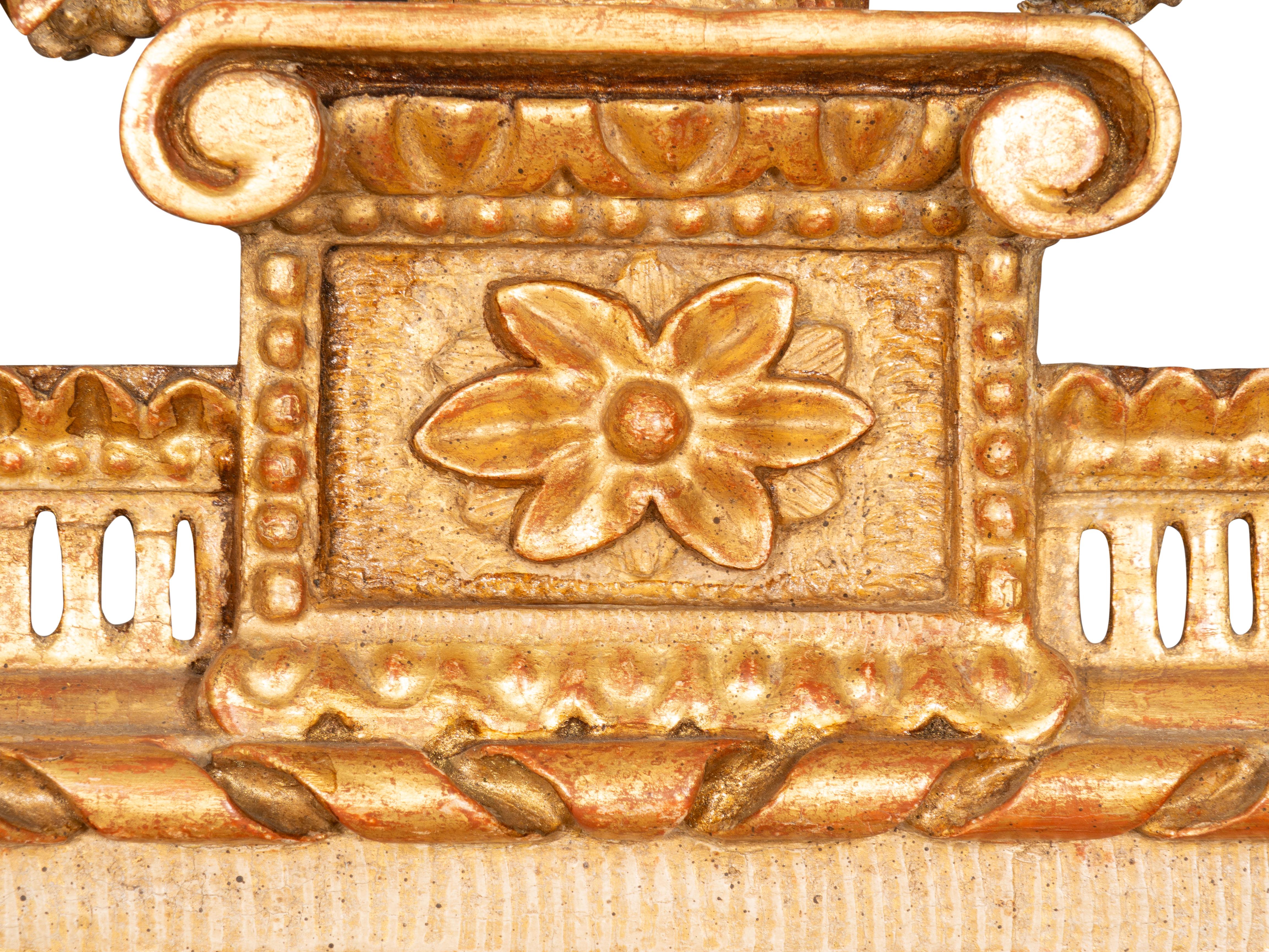 Specchio svedese neoclassico in legno dorato e dipinto in vendita 3