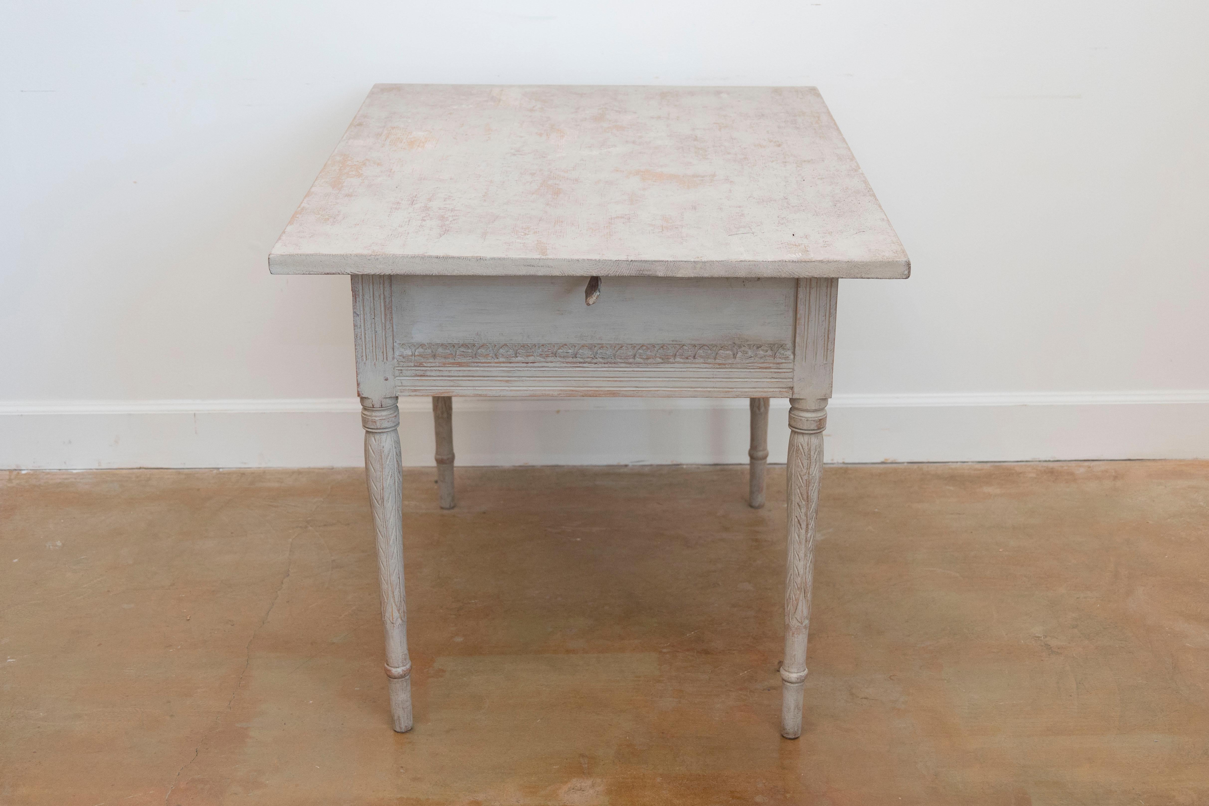 18th Century Swedish Neoclassical 1790s Painted Wood Wall Table with Carved Waterleaf Motifs For Sale