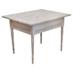 Schwedischer neoklassizistischer Wandtisch aus bemaltem Holz von 1790 mit geschnitzten Wasserblattmotiven