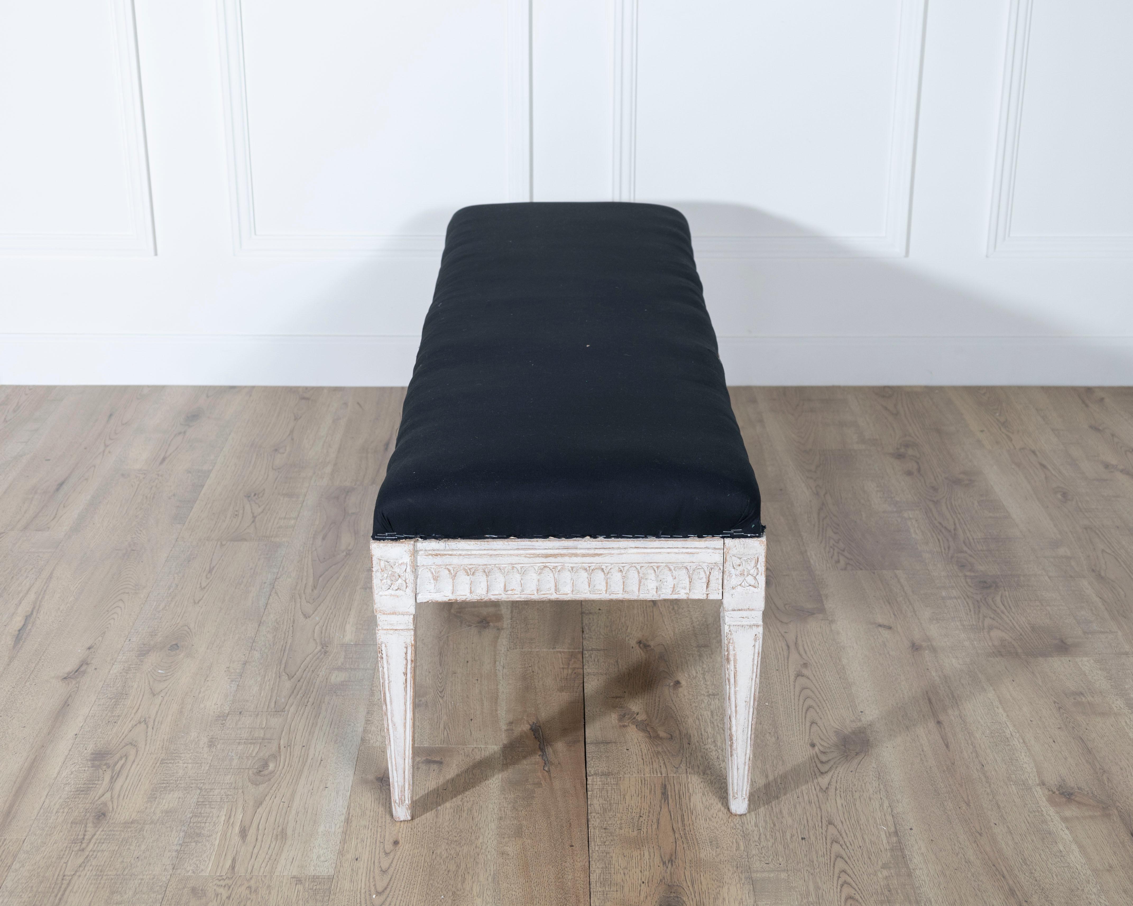 Banc peint néoclassique suédois, 19e siècle Bon état - En vente à Atlanta, GA