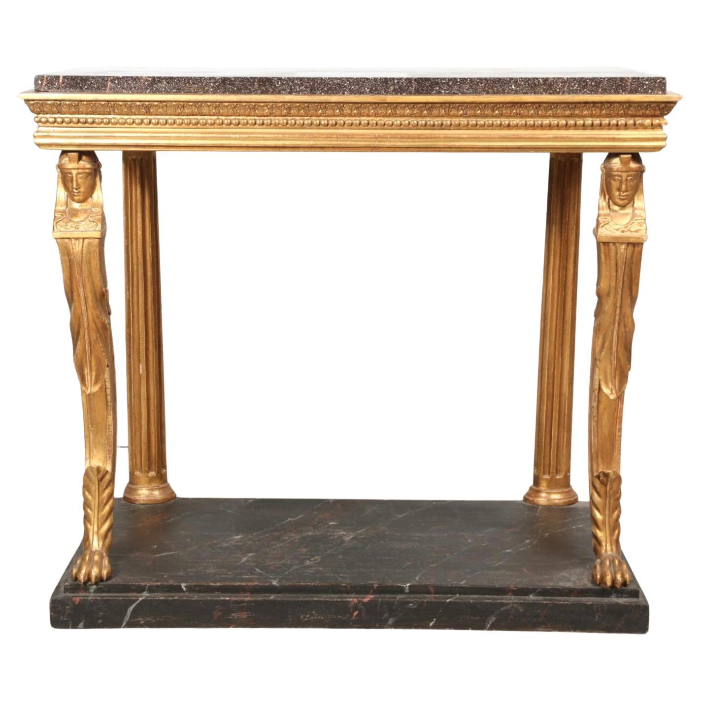Néoclassique Table console néoclassique suédoise en bois doré avec plateau en porphyre, début du 19ème siècle en vente