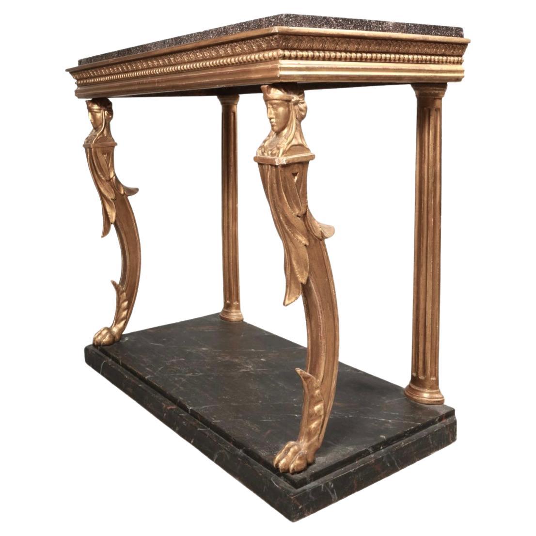 Suédois Table console néoclassique suédoise en bois doré avec plateau en porphyre, début du 19ème siècle en vente
