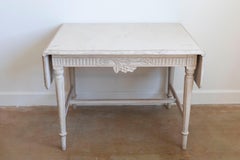 Swedish Neoclassical Style 1910s Painted Wood Drop-Leaf Table with Carved Décor