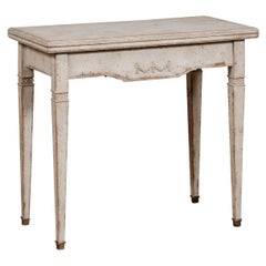 Table de jeu de style néoclassique suédois en bois peint des années 1920 avec plateau amovible
