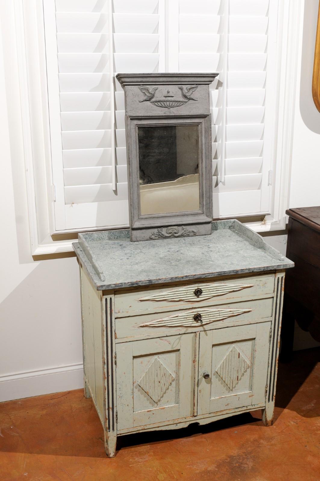 Swedish Neoclassical Style 19th Century Mirror with Doves Perched on an Urn In Good Condition For Sale In Atlanta, GA