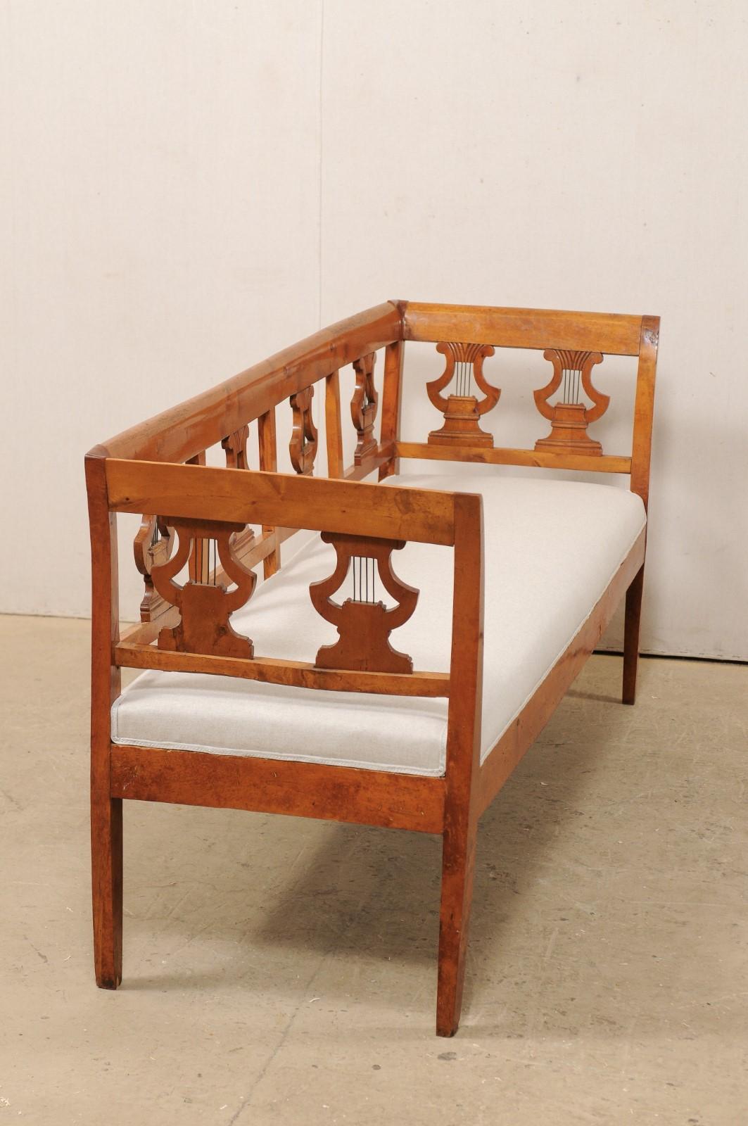 19th Century Swedish Neoclassical Style Birchwood Sofa Bench with Lyre Carvings, Mid-19th C