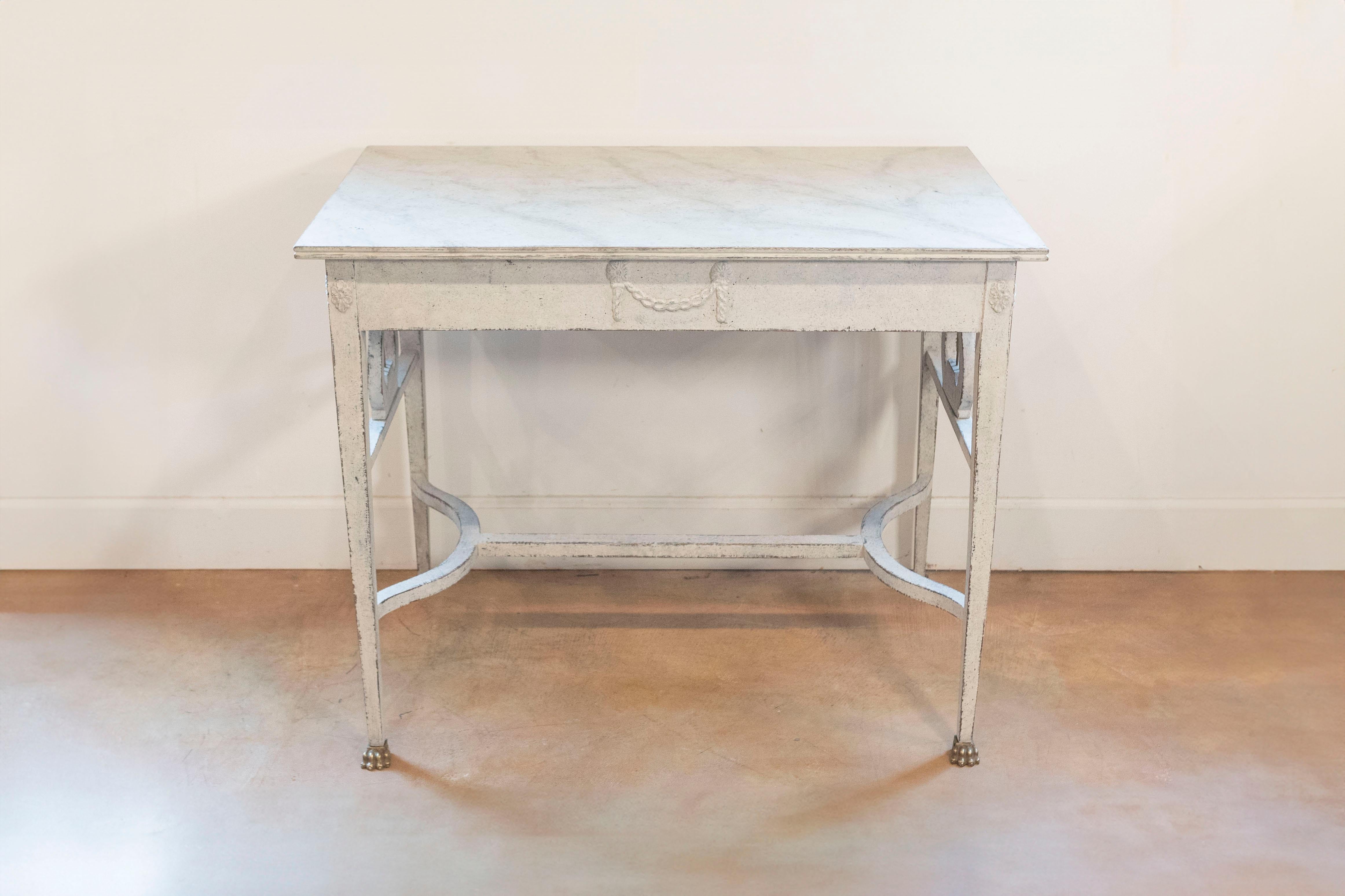 Swedish Neoclassical Style Painted Hall Table with Lyre Motifs and Lion Feet For Sale 4