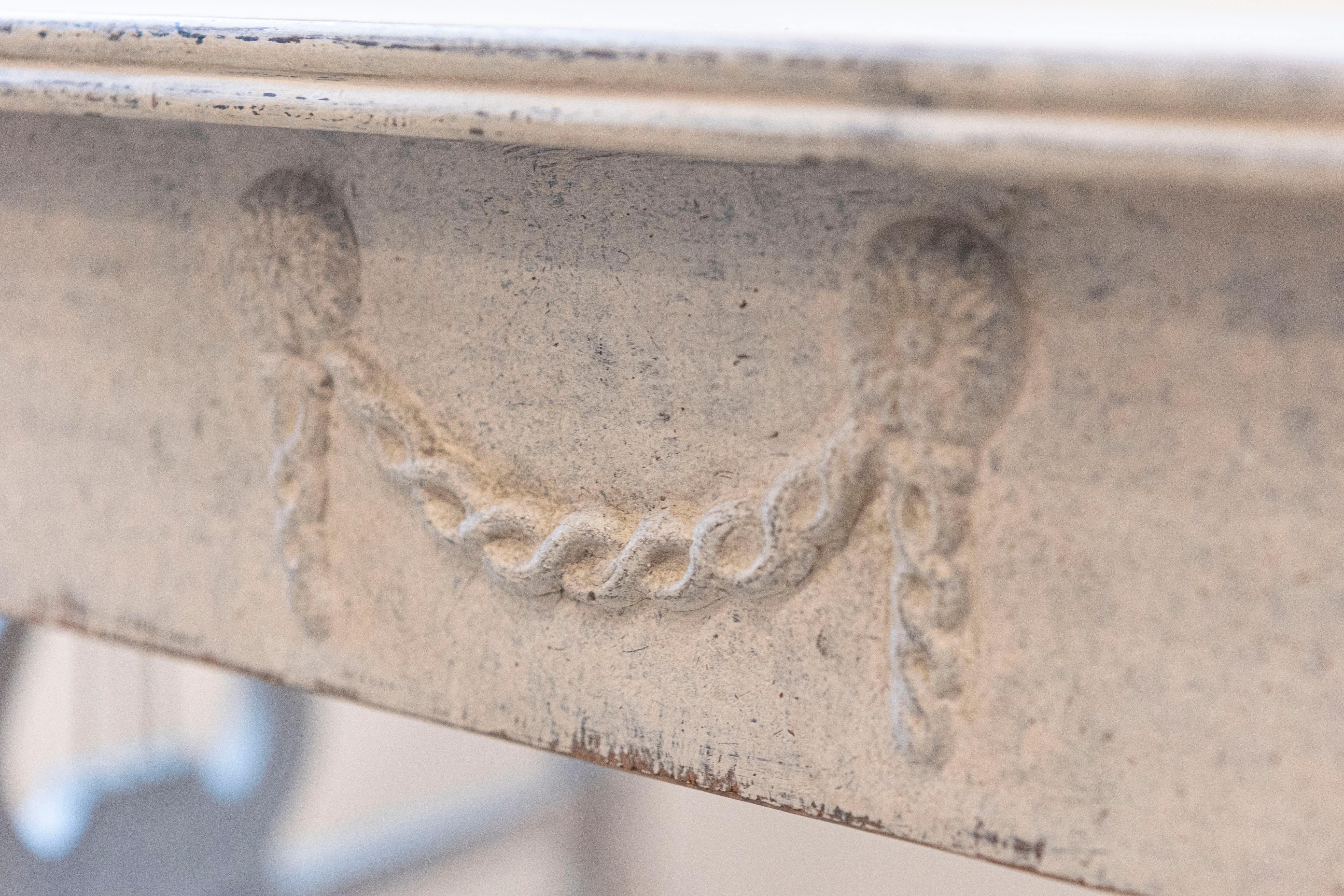 Swedish Neoclassical Style Painted Hall Table with Lyre Motifs and Lion Feet For Sale 1