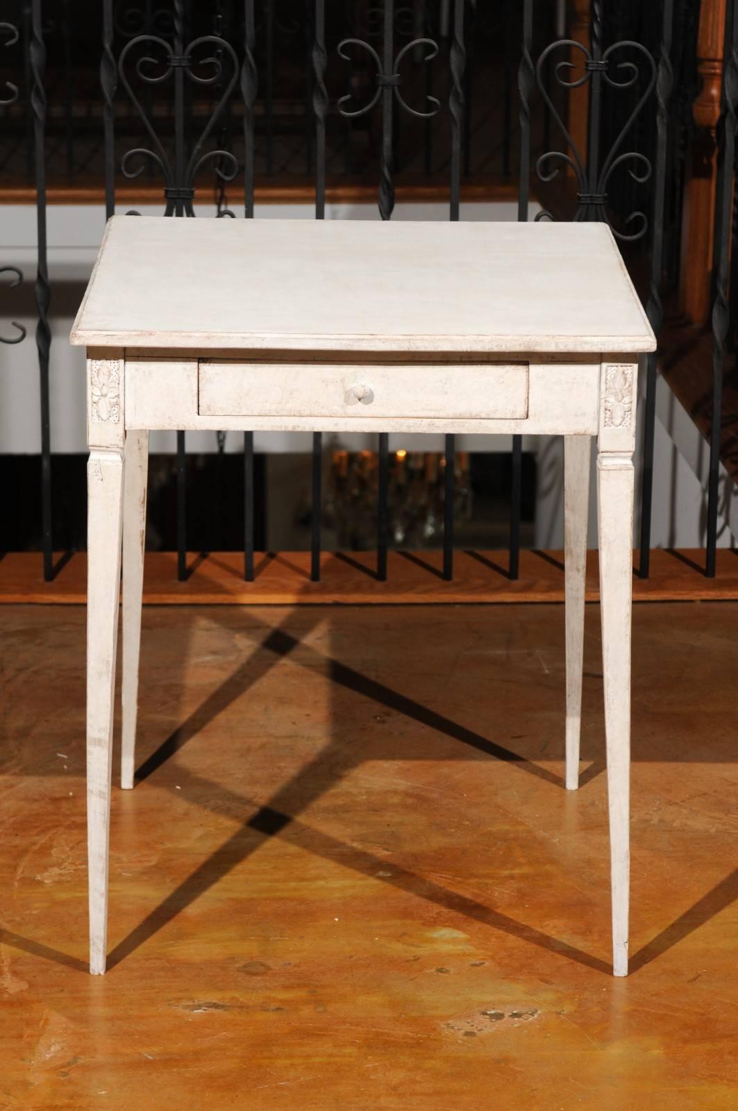 Swedish Neoclassical Style Painted Side Table with Drawer from Småland, 1880s 2