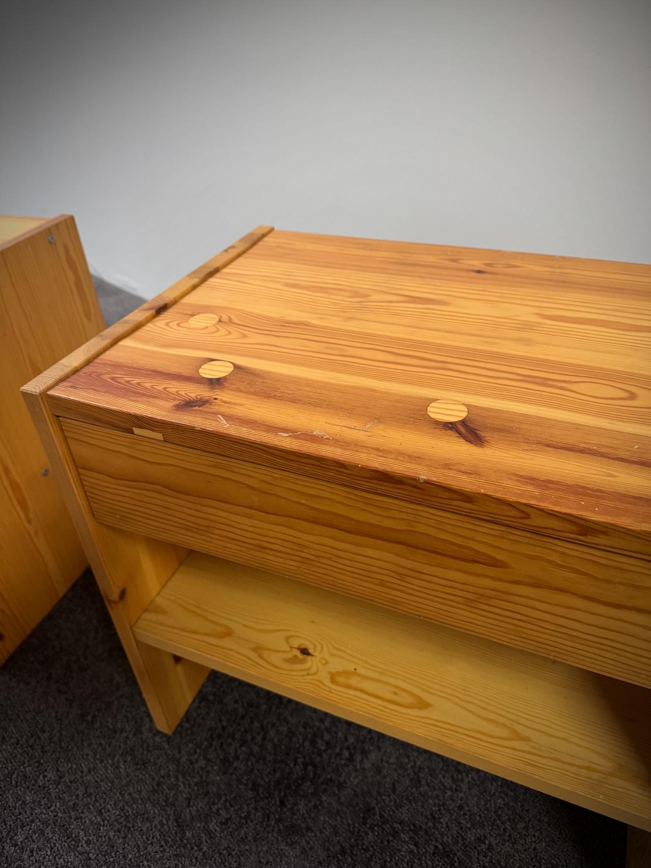 Les Arcs Perriand style Nightstands with Drawers, Solid Pine, 1970s, France In Good Condition For Sale In Biebergemund, Hessen