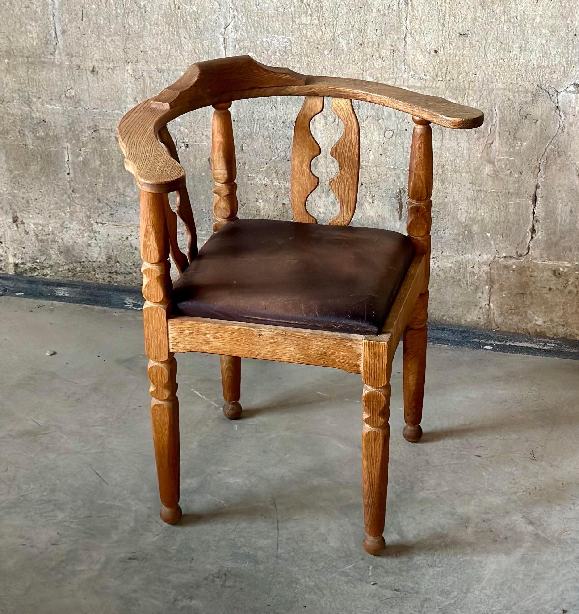 Swedish Oak Corner Chair With Leather Seat In Good Condition For Sale In Hudson, NY