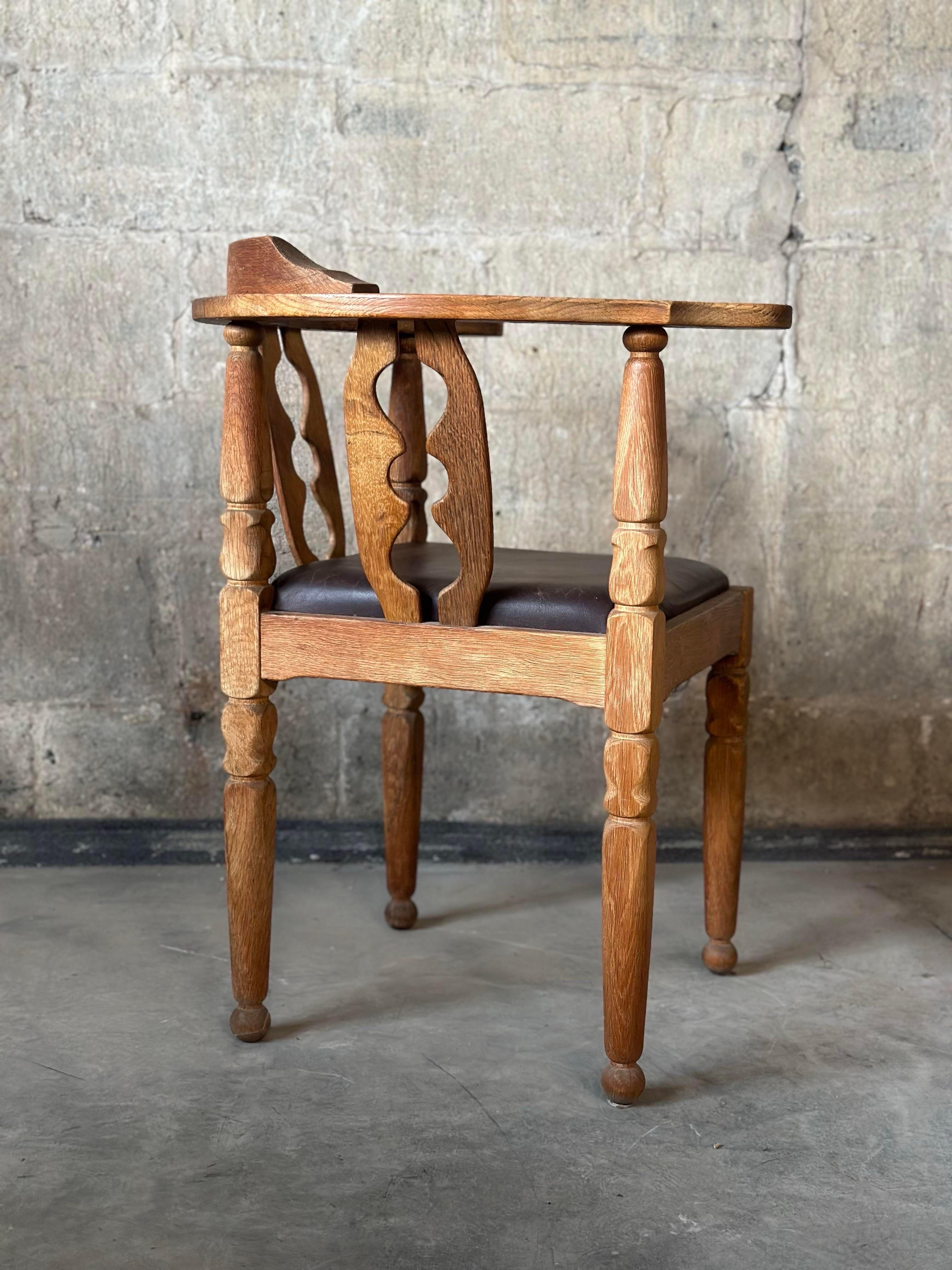 20th Century Swedish Oak Corner Chair With Leather Seat For Sale