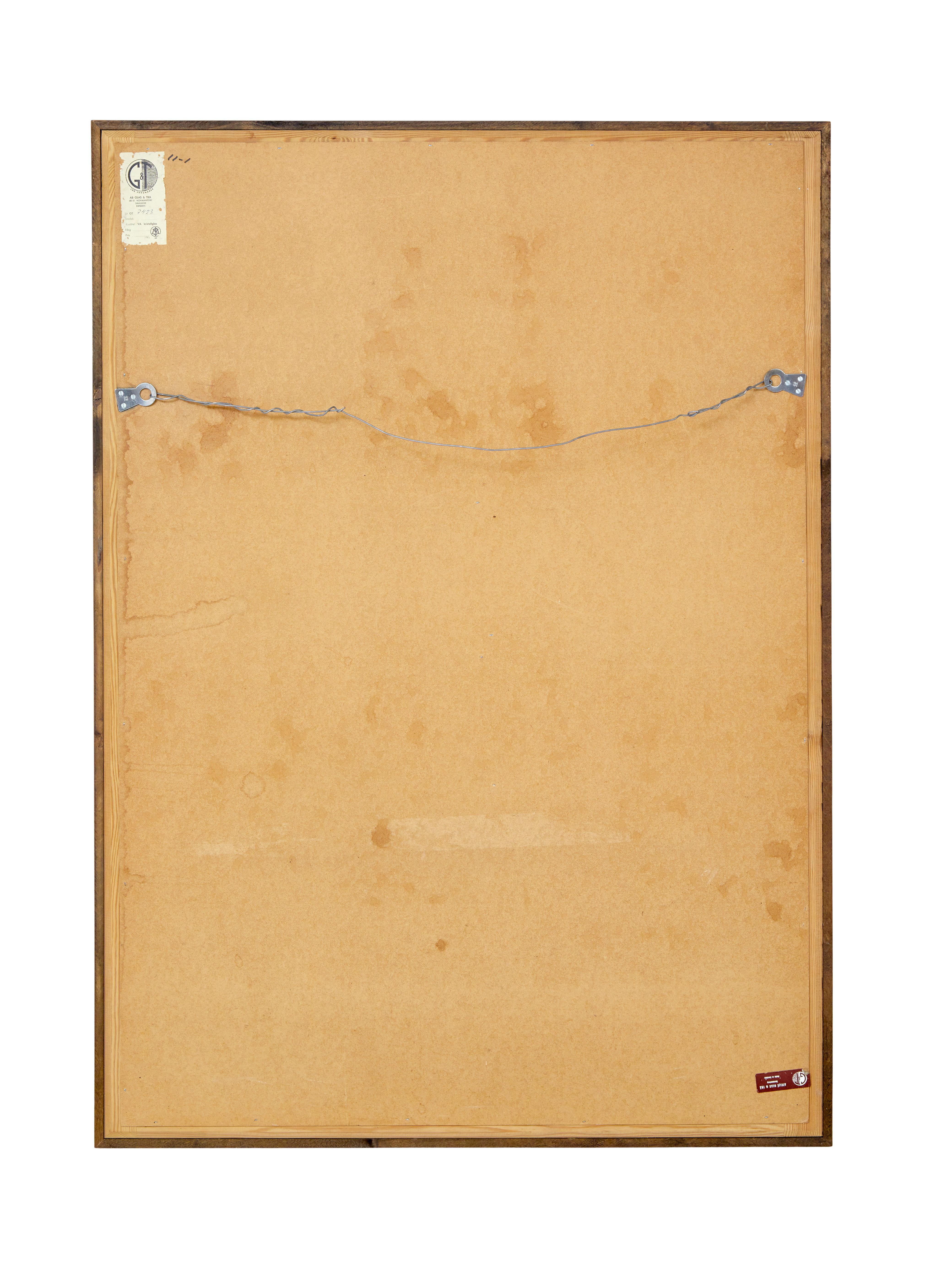 Espejo de pared Arlequín de roble sueco, de Glas & Tra, hacia 1950.

Espejo escandinavo de gran calidad de los conocidos fabricantes suecos g&t, este ejemplo completo con la etiqueta de papel original en el reverso.

Paneles de espejo de corte